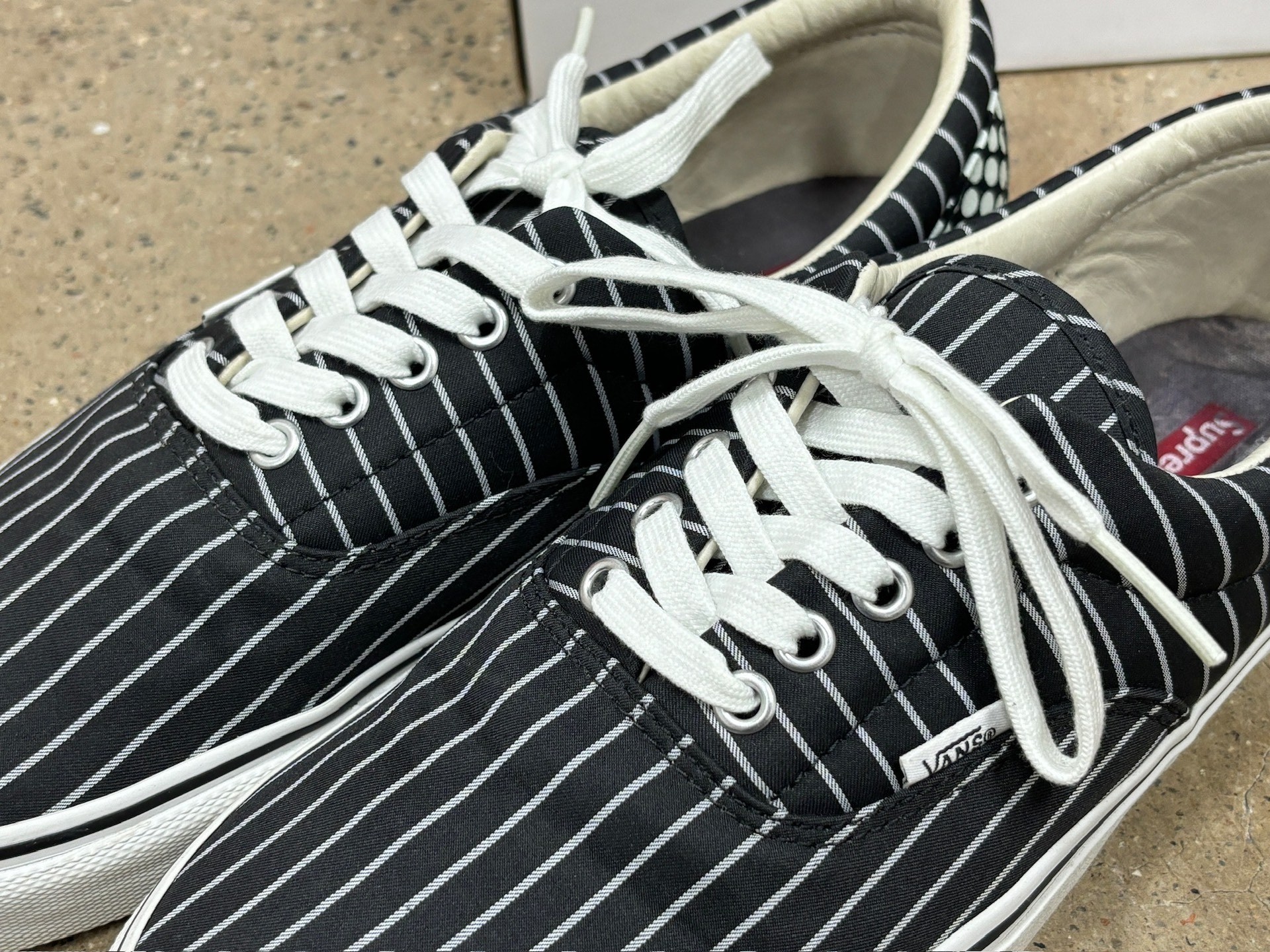 Supreme x CDG x Vans Era Sneakers — label