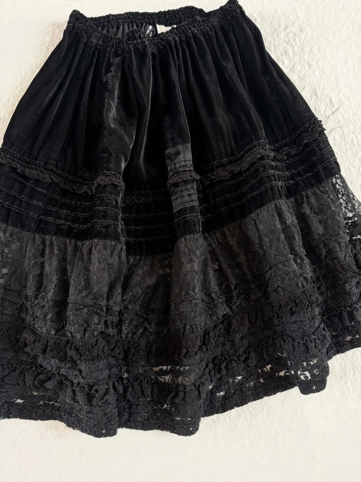 Comme des Garcons Velvet Lace Skirt — detail