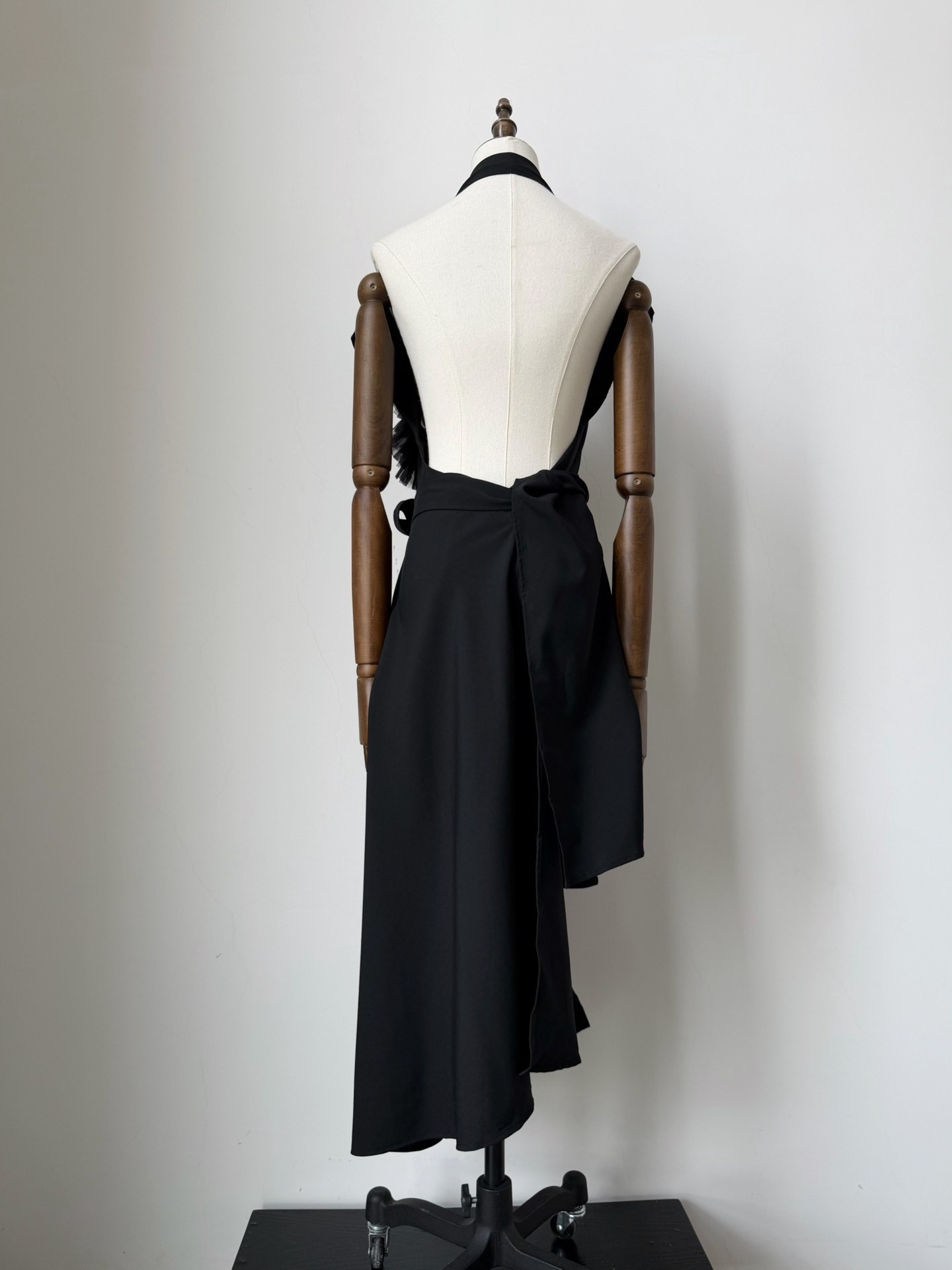 Junya Watanabe Black Asymmetrical Dress — detail