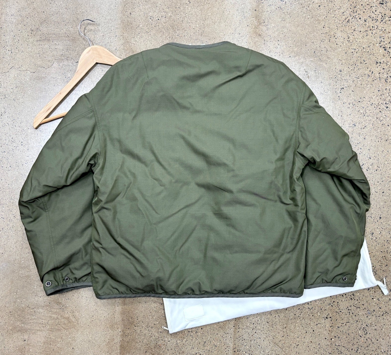 Visvim 25ss Iris Reversible Down Jacket — label