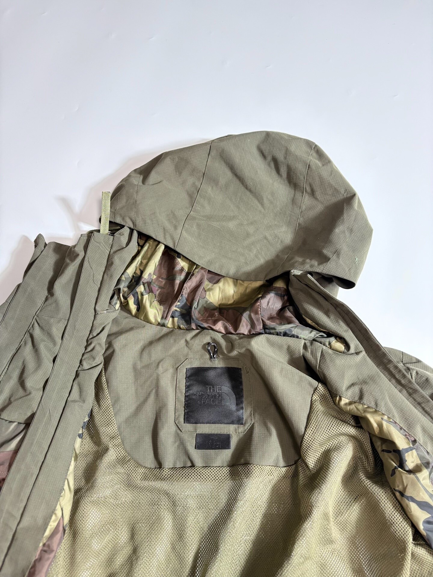 The North Face Olive Hooded Jacket — detail