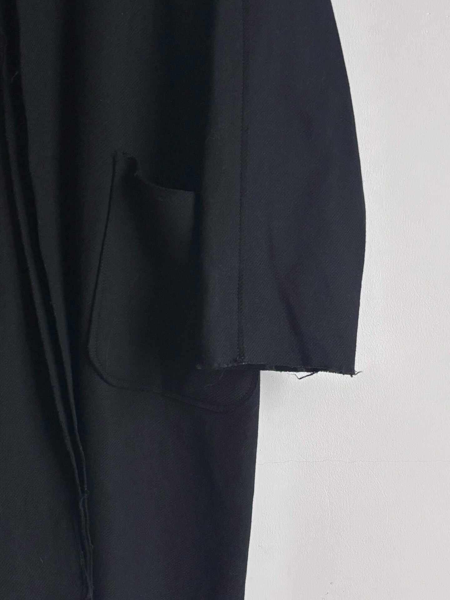 Ann Demeulemeester Black Wool Coat — label