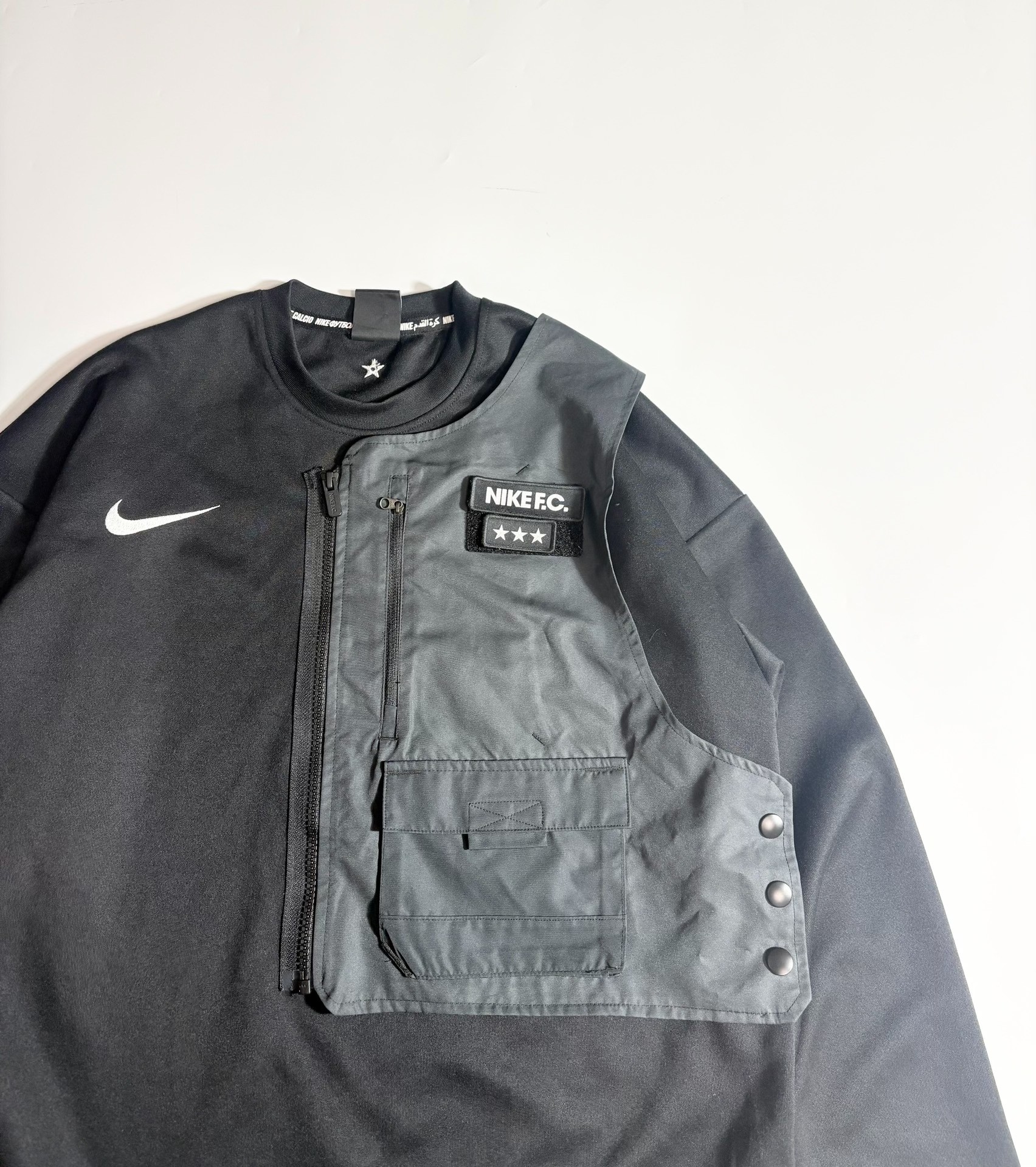 Nike Detachable Panel Crewneck Sweatshirt — front