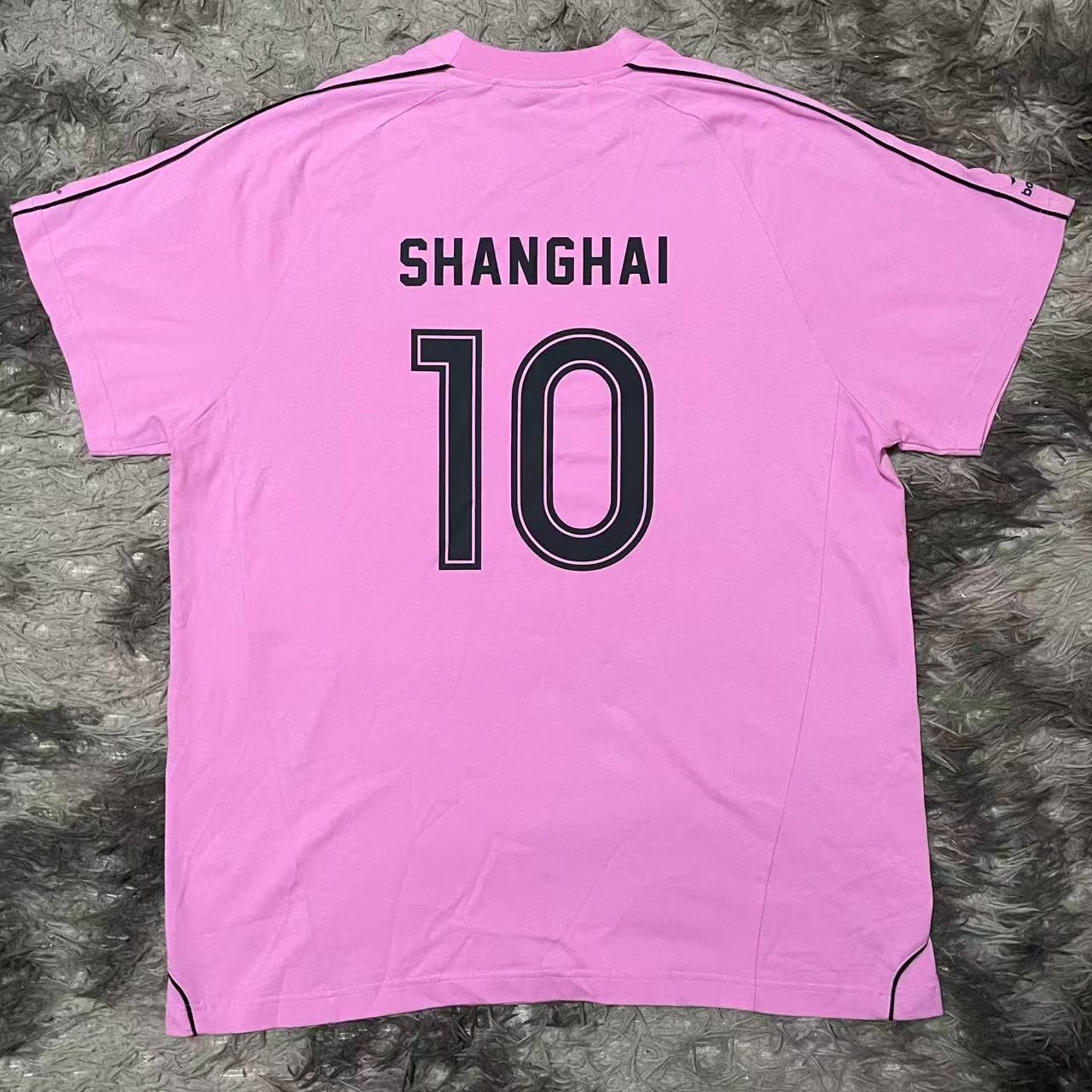 Balenciaga Shanghai Limited Man Utd Pink T-shirt — front