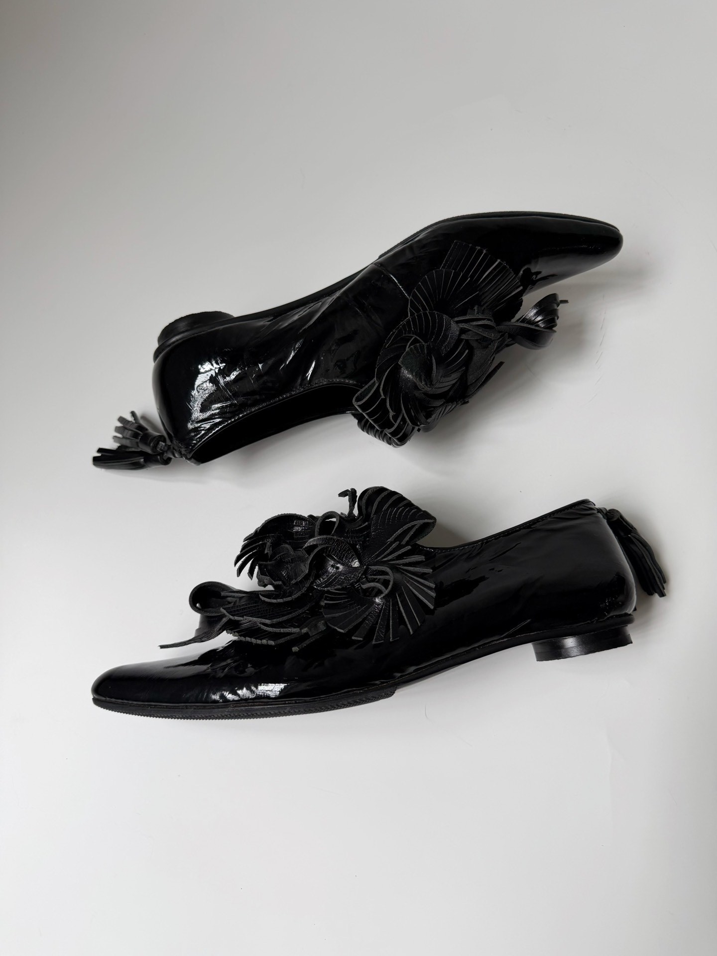Issey Miyake Low Heel Patent Leather Shoes — detail