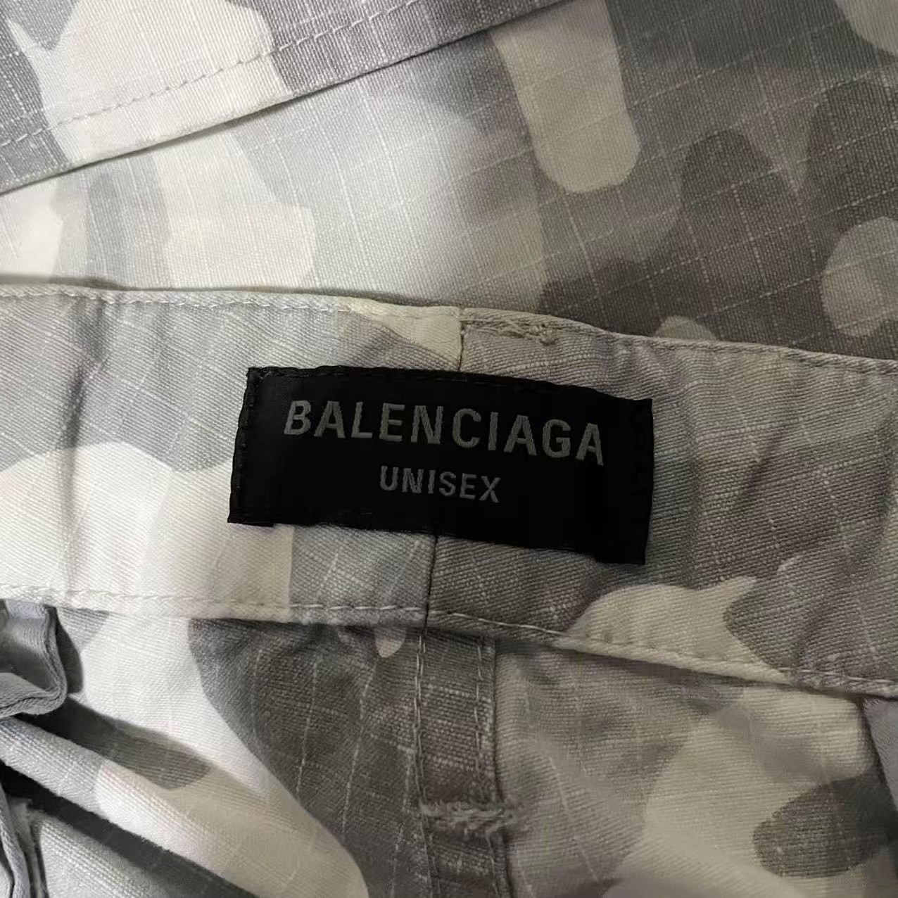 Balenciaga 24ss Camo White Cargo Shorts — detail