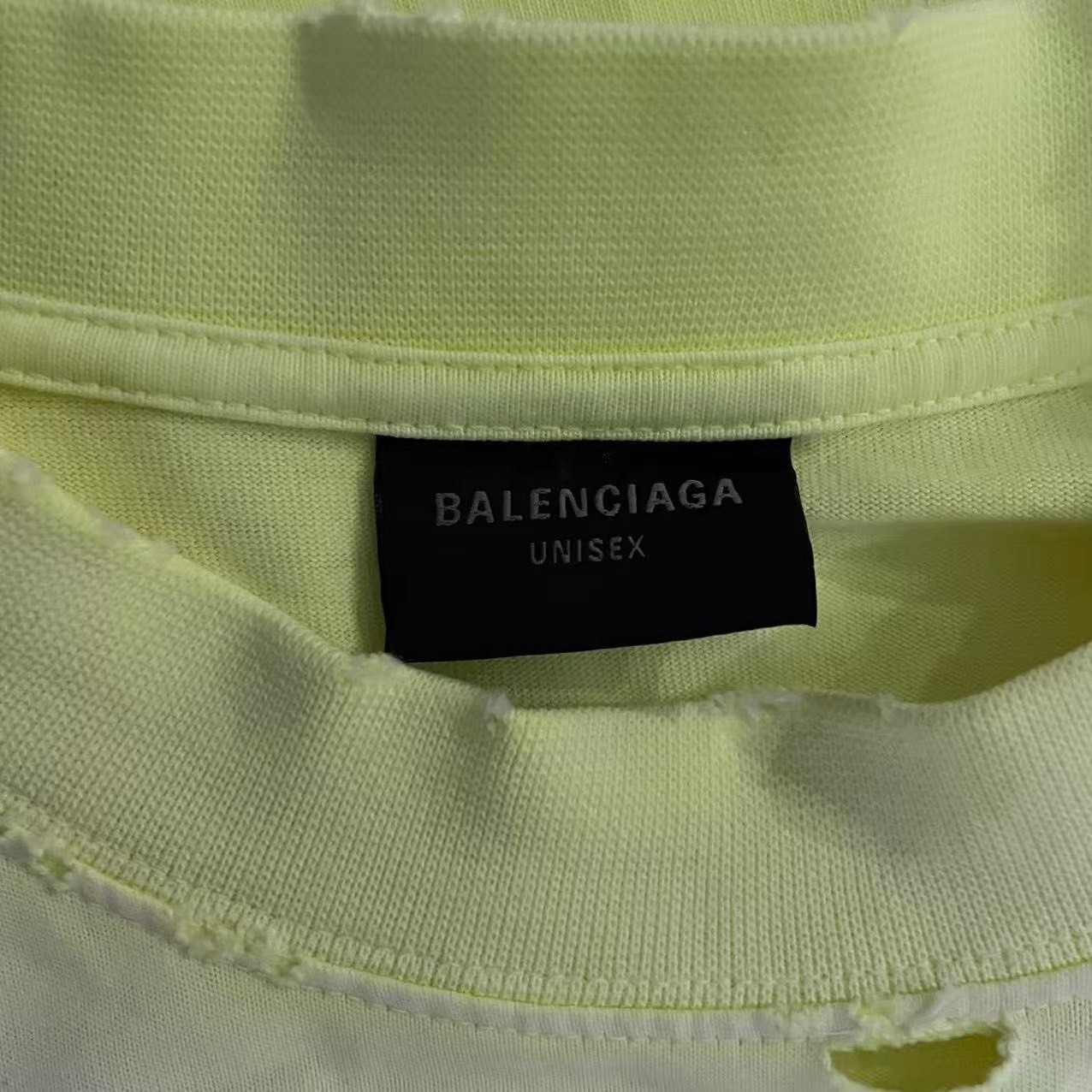 Balenciaga 24ss Fluorescent Yellow T-Shirt — detail