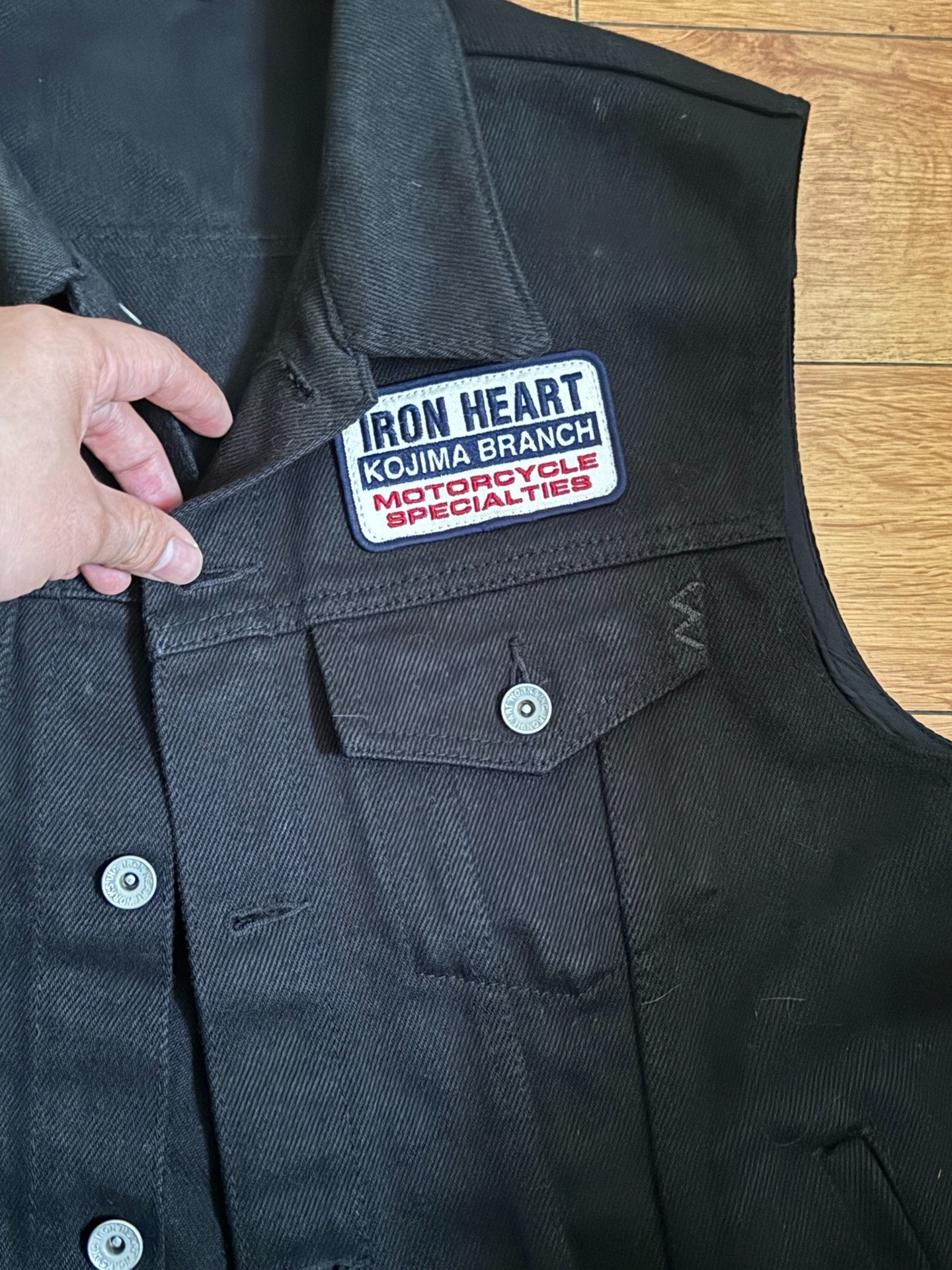 Iron Heart 9526v Black Vest — label