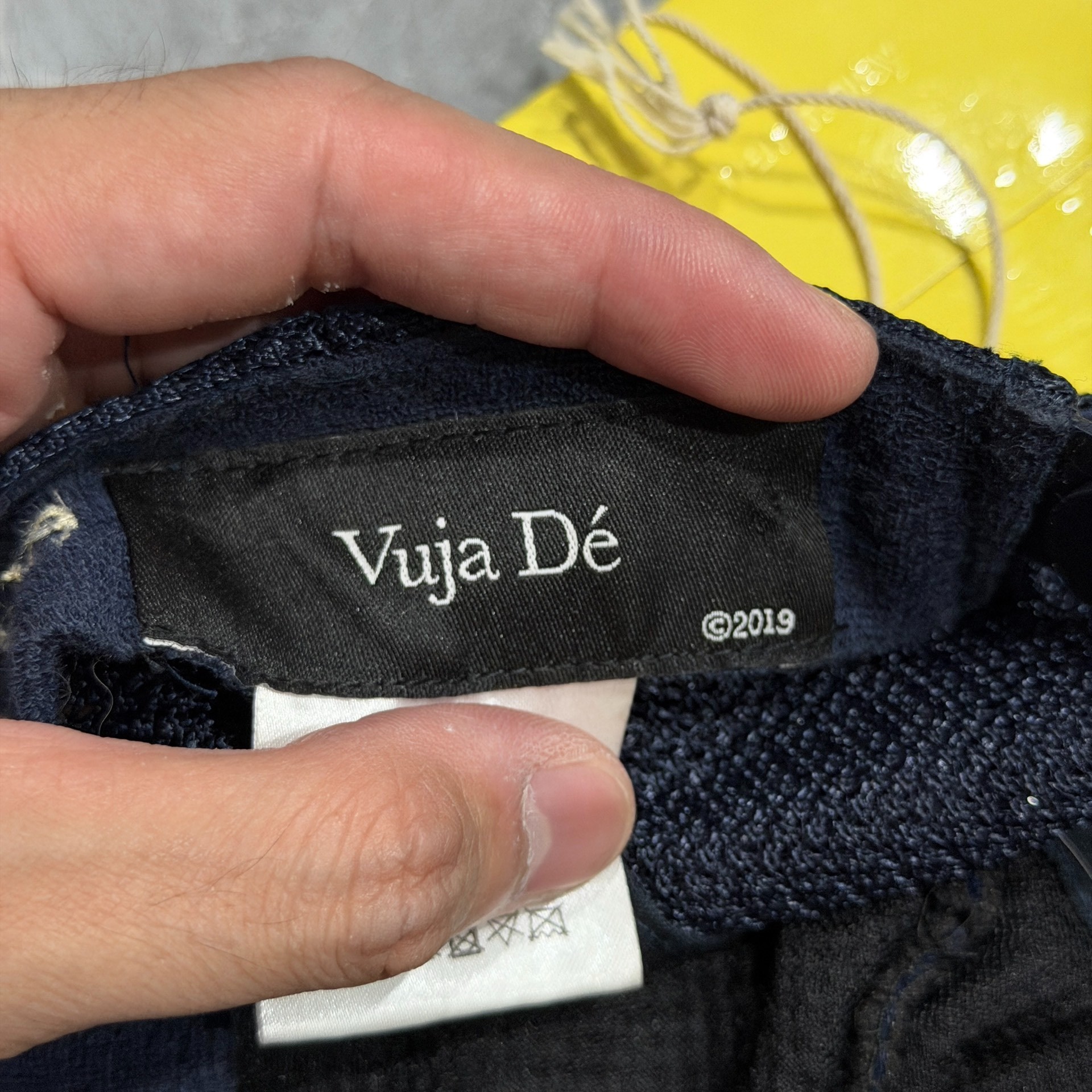 Vujade 004 Dark Blue Trucker Cap — detail