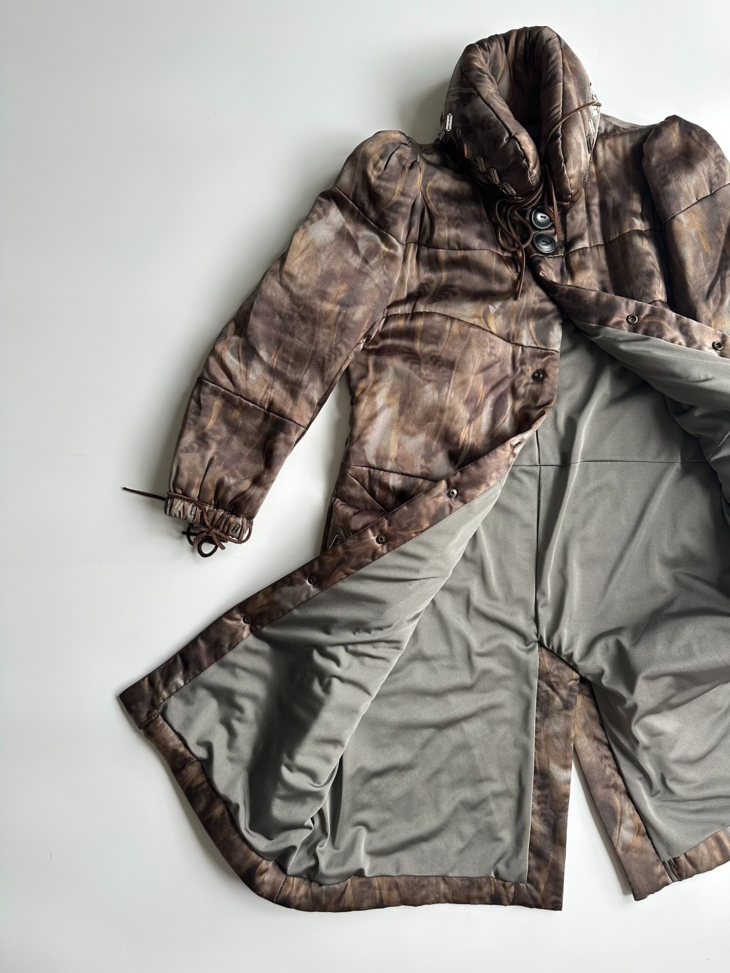 Undercover 07AW Blade Cotton Coat — label