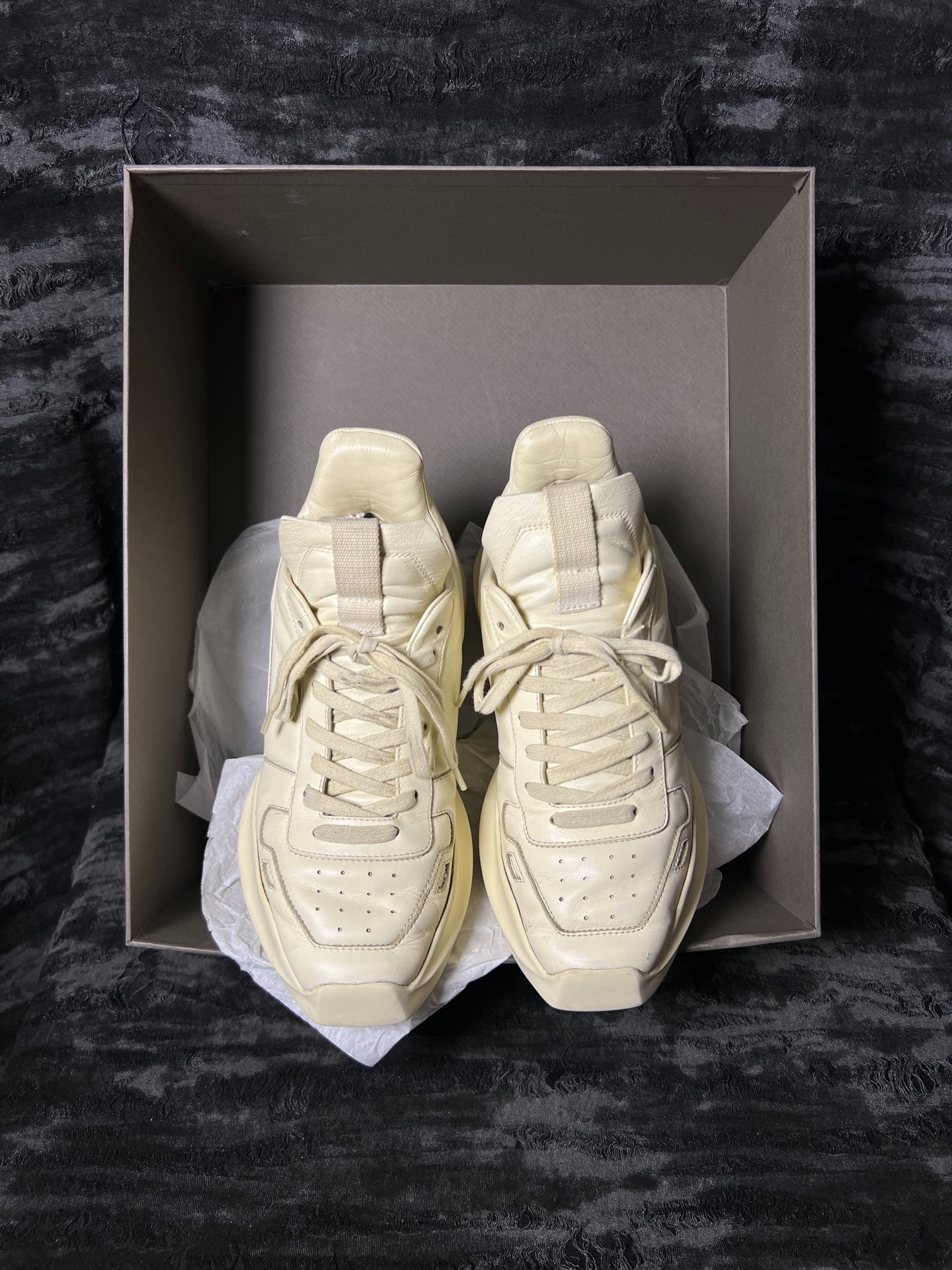 Rick Owens 23FW White Leather Sneakers — front