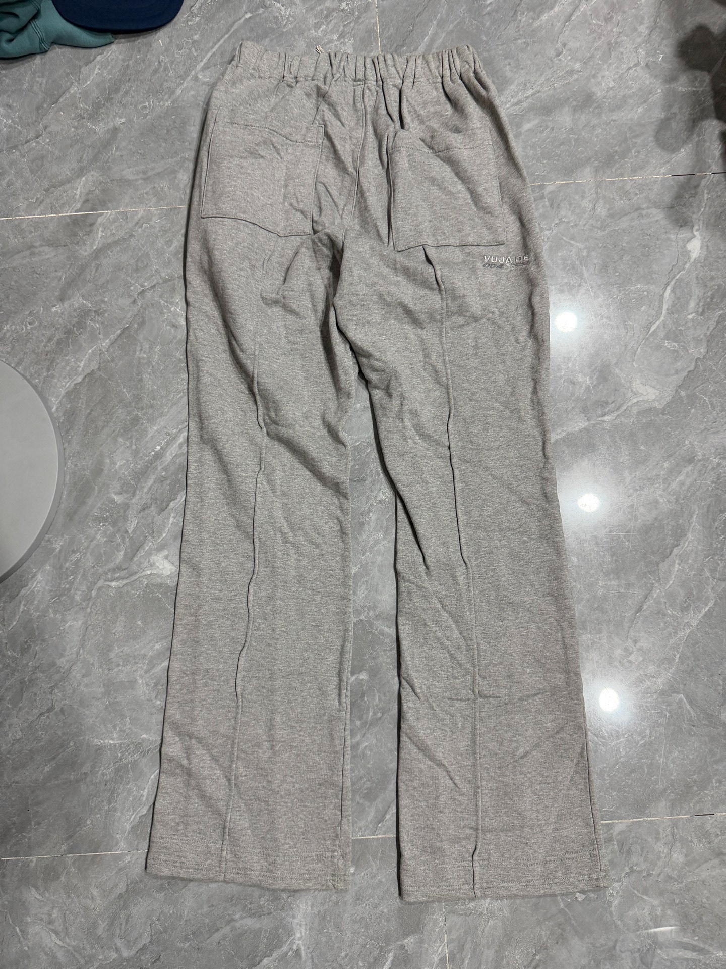 Vujade 004 Gray Micro-flared Sweatpants — front