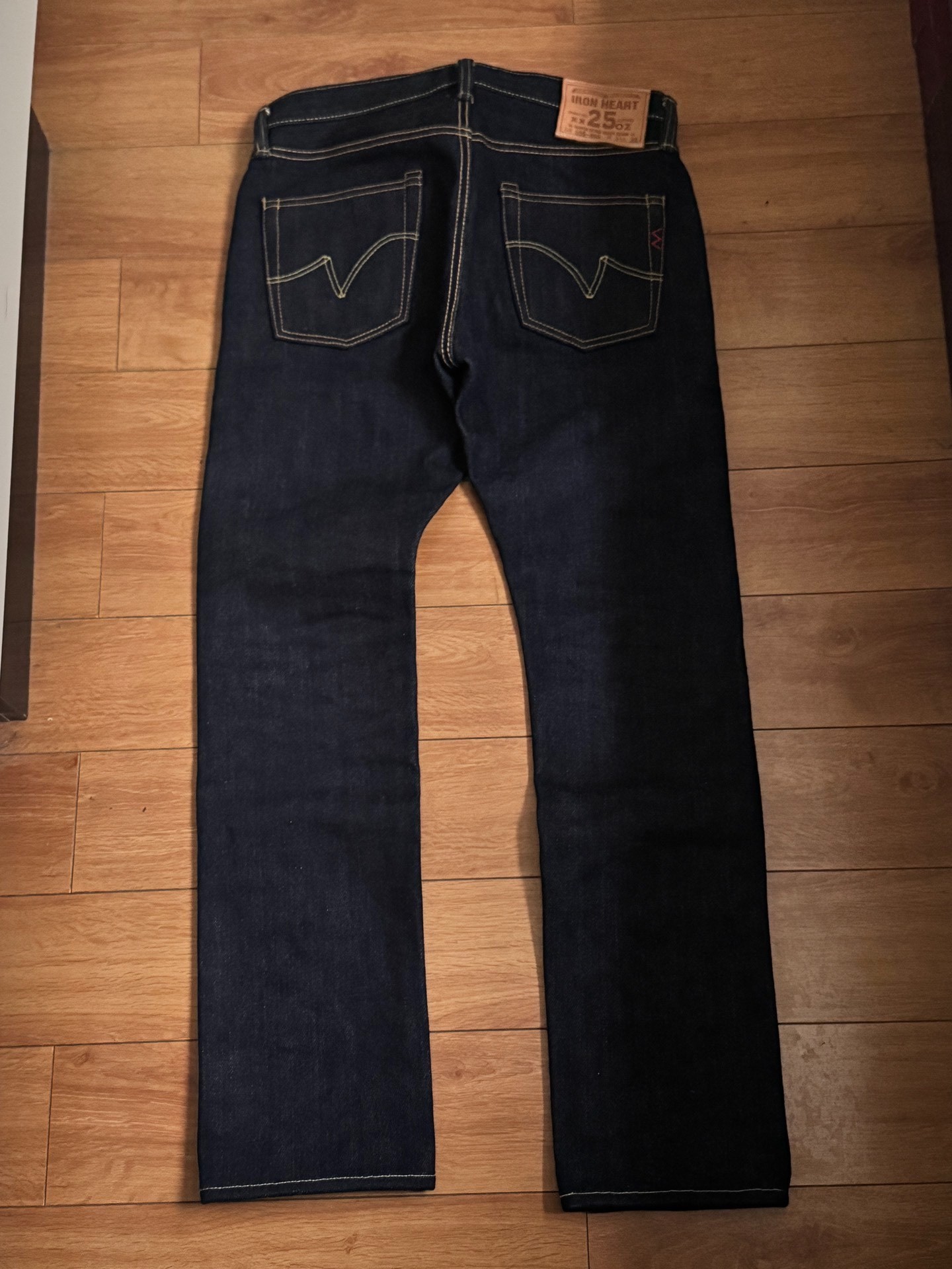 Iron Heart 555xhs25oz Indigo Denim Jeans — front