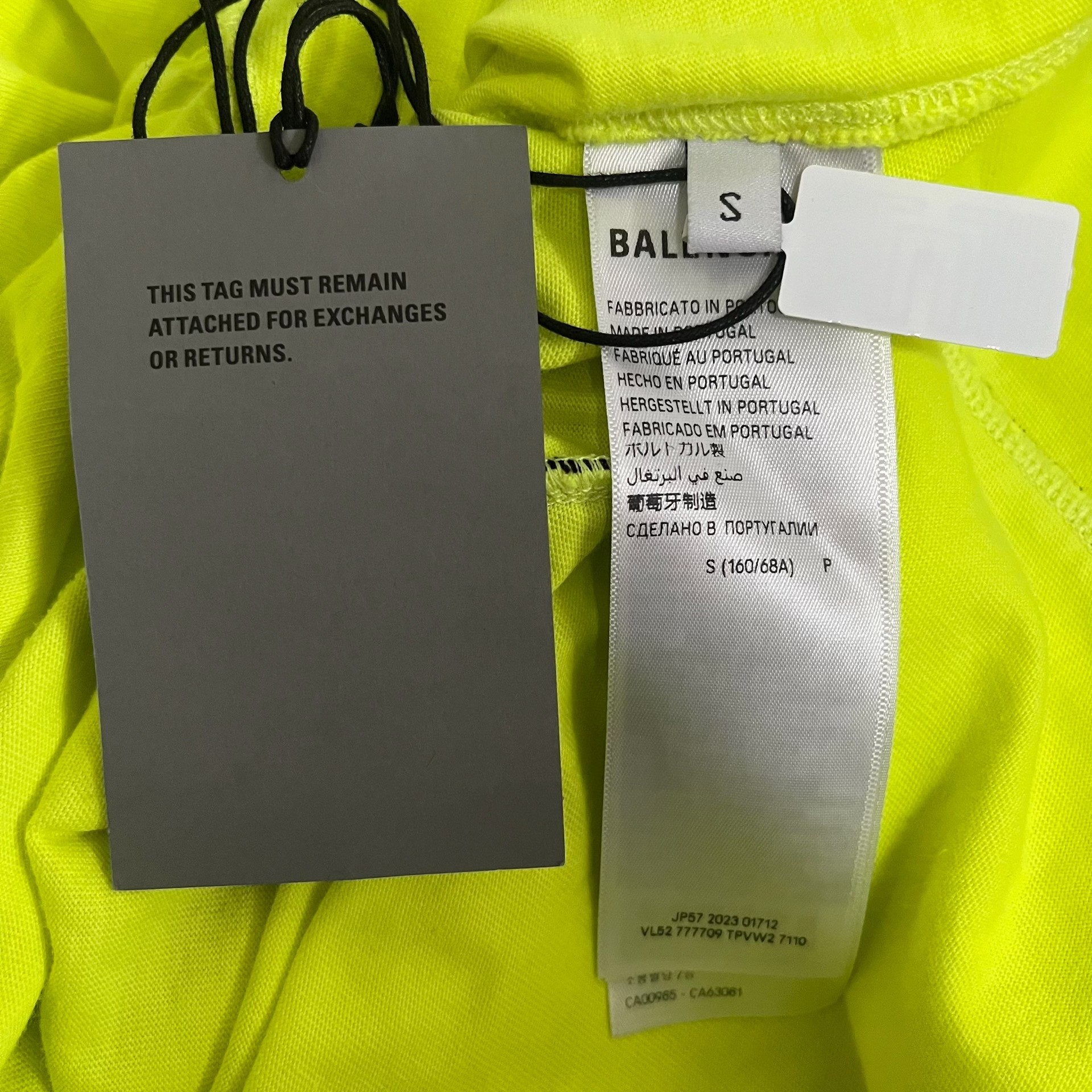 Balenciaga 24ss Manchester United Football Shorts — label