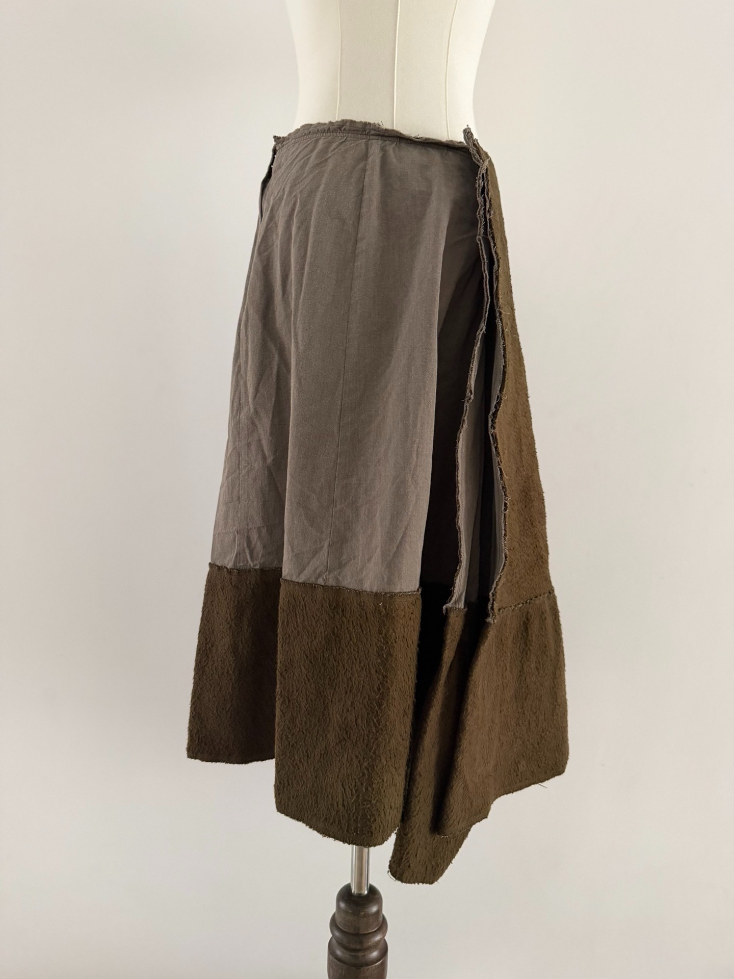 Comme des Garcons 02AW Asymmetric Midi Skirt — detail