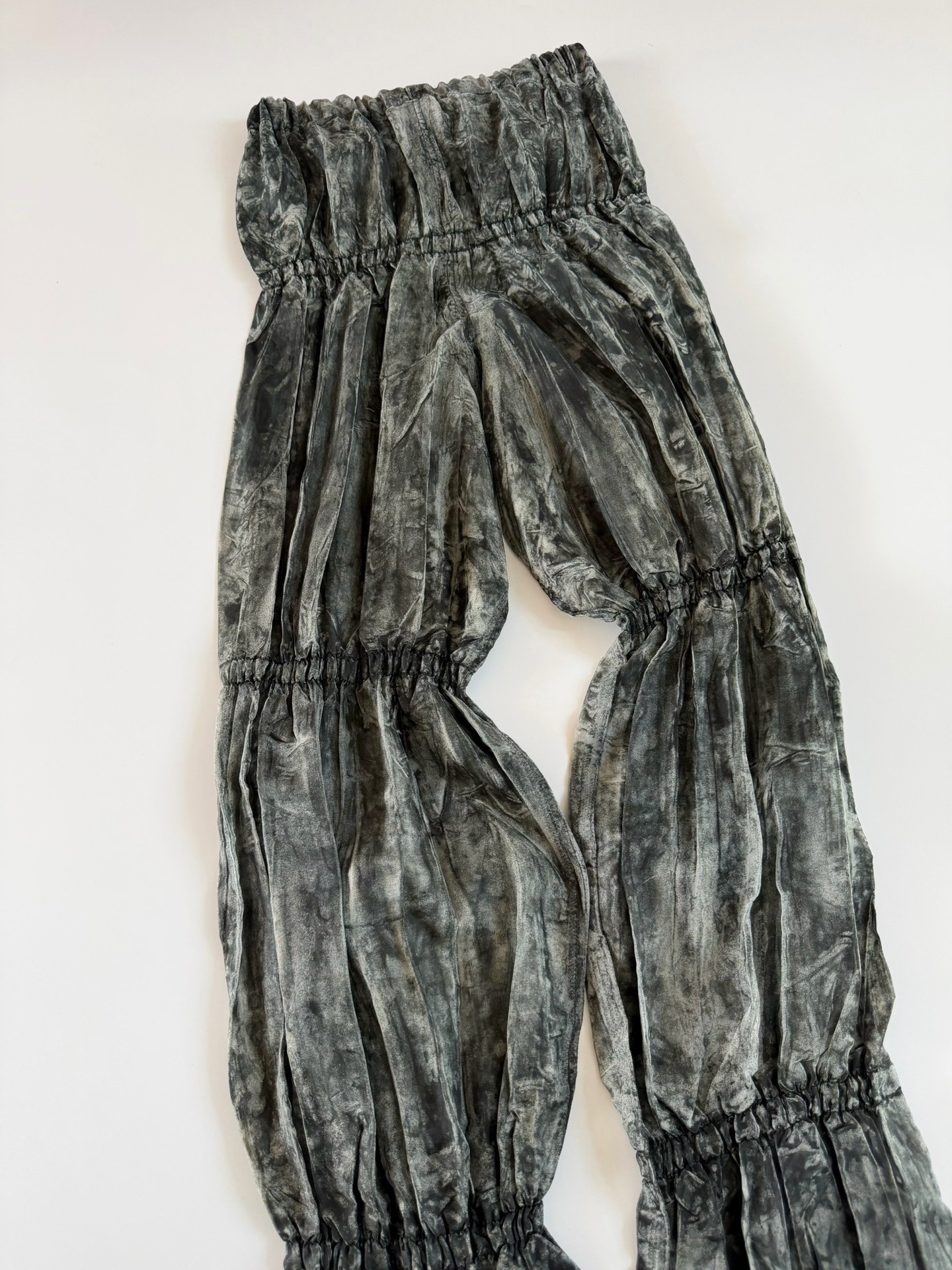 Issey Miyake 1993 Tie-Dye Pleated Pants — detail