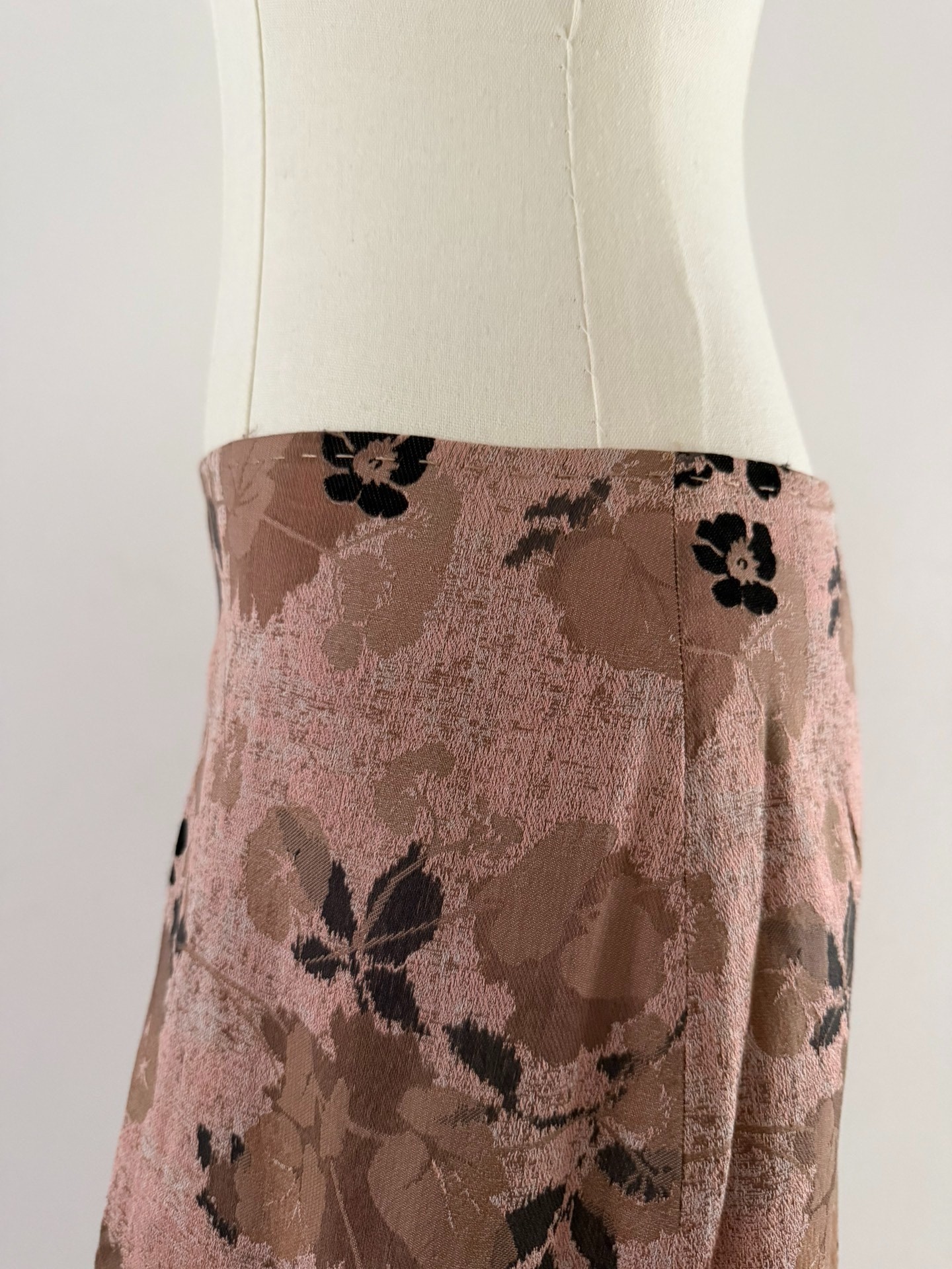 Dries Van Noten Floral Midi Skirt — detail
