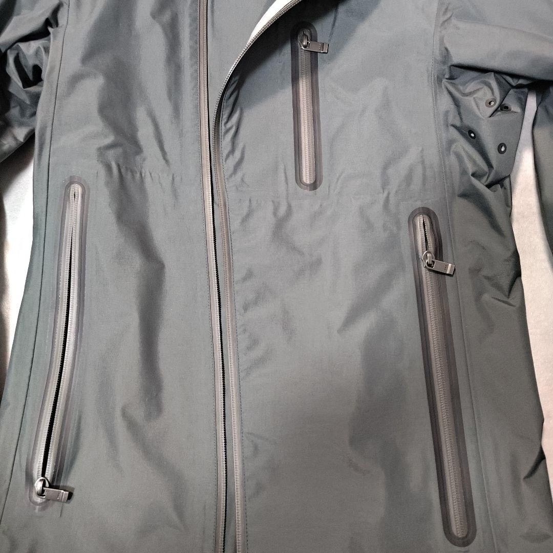 Devoa 3-Layer Full-Seam Rain Jacket — front