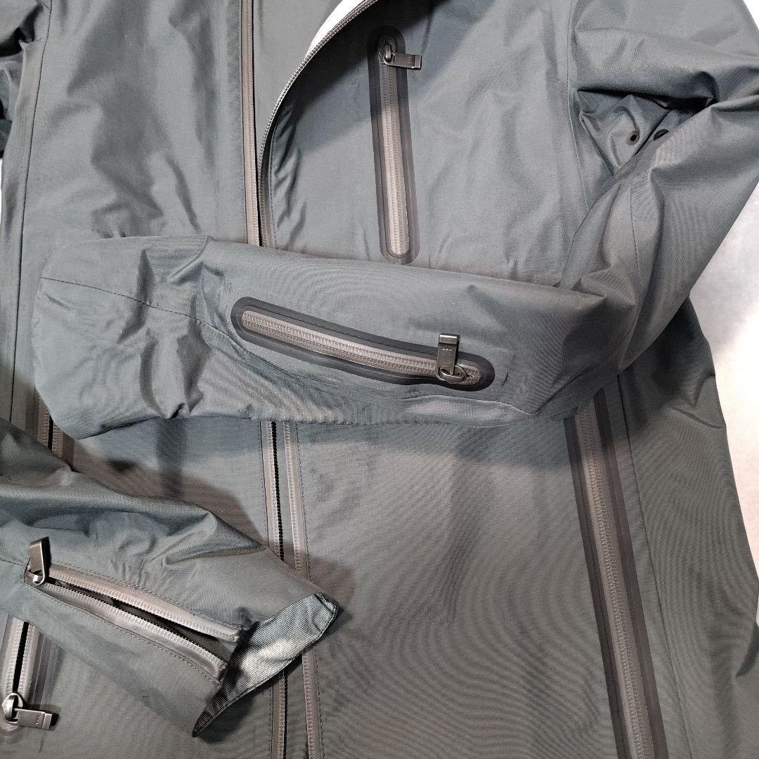 Devoa 3-Layer Full-Seam Rain Jacket — back
