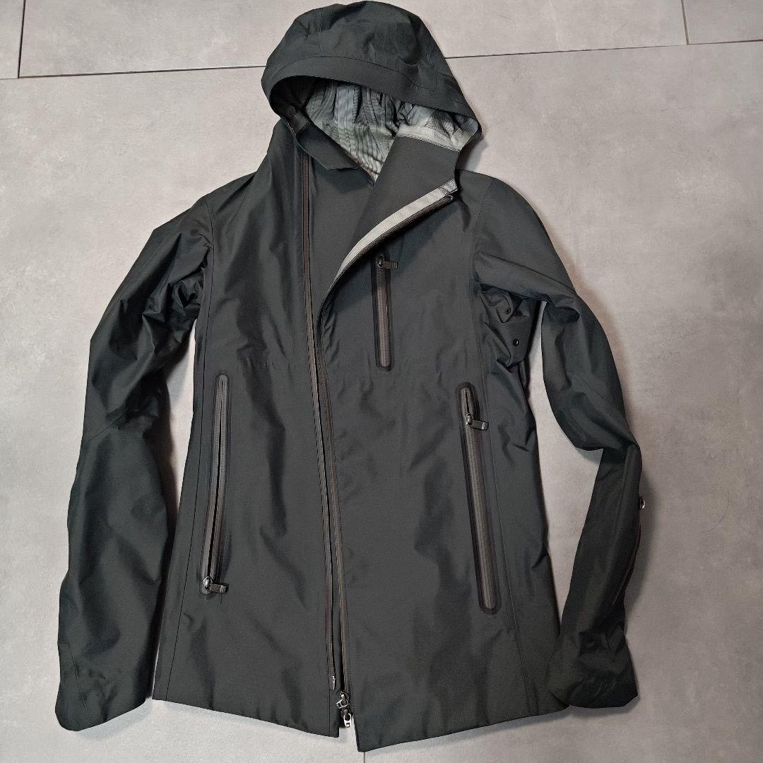 Devoa 3-Layer Full-Seam Rain Jacket