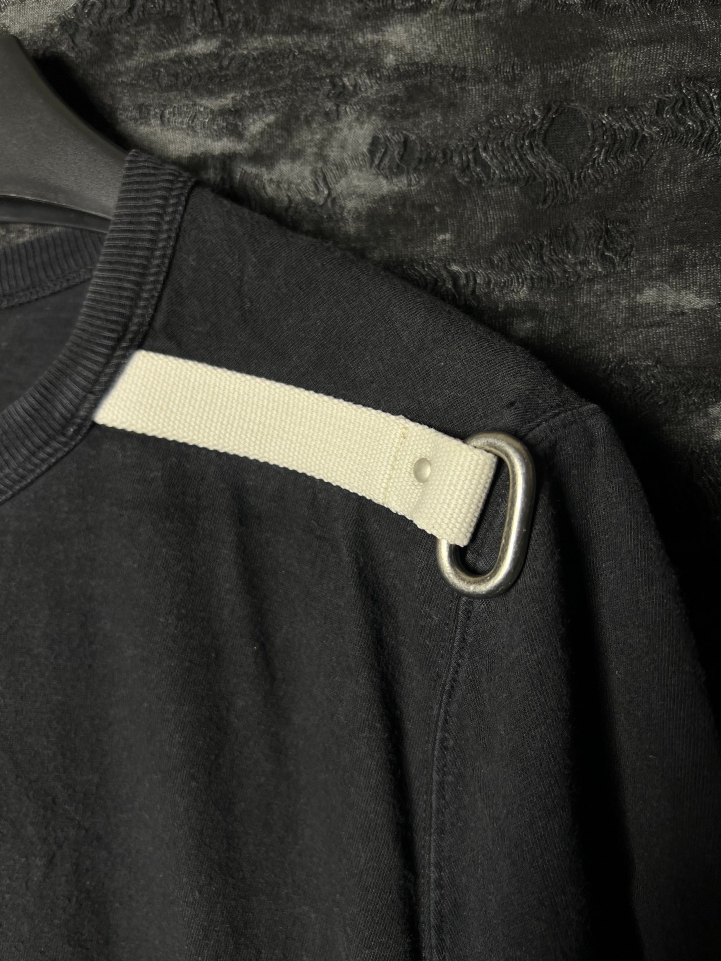Rick Owens 19FW Shoulder Strap Metal Buckle T-Shirt — front
