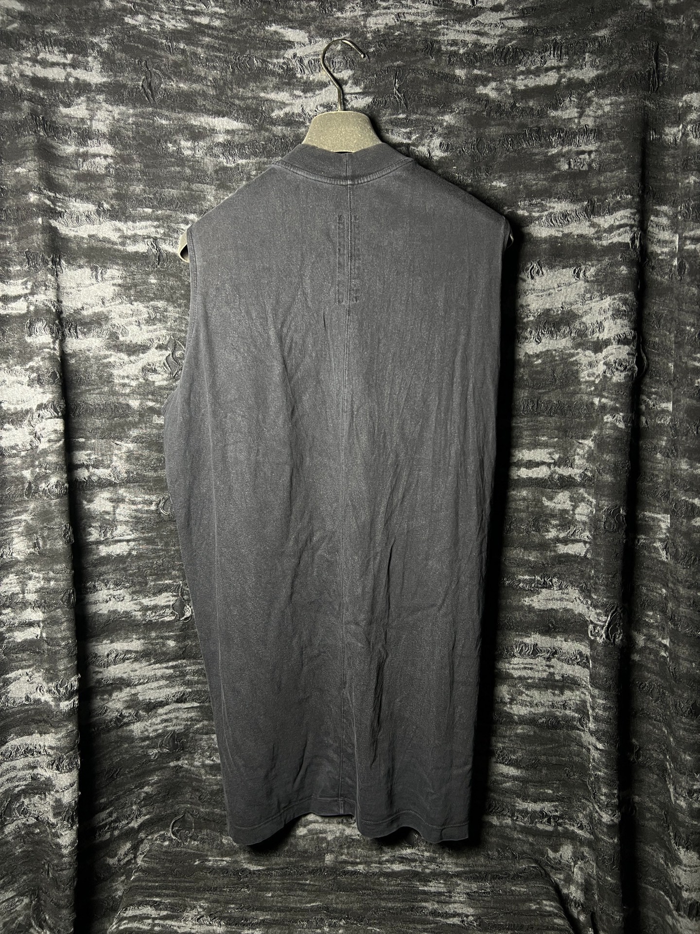 Rick Owens 18SS Washed Black Tank — detail