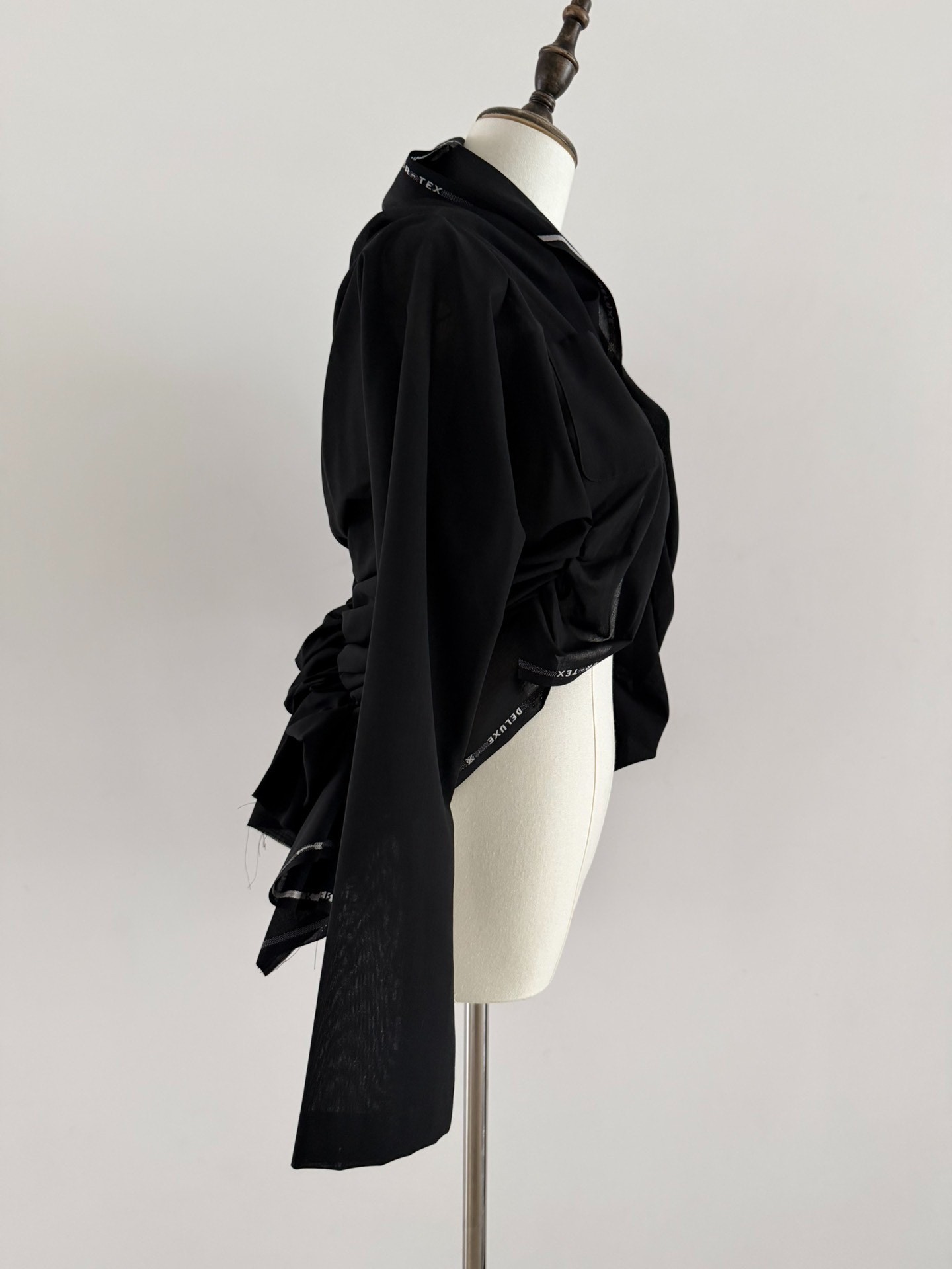 Comme des Garcons 06SS Pleated Jacket — label