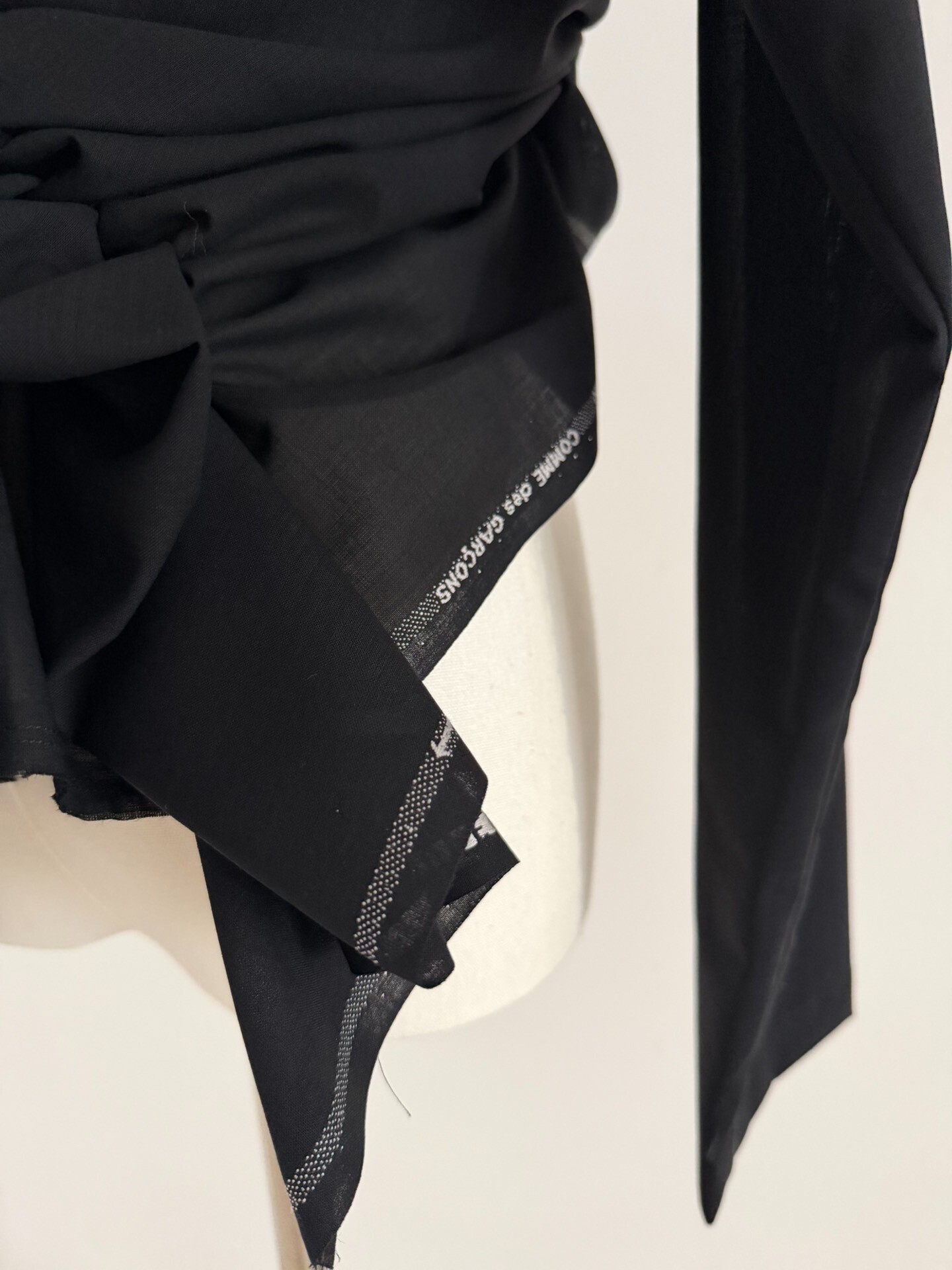 Comme des Garcons 06SS Pleated Jacket — detail