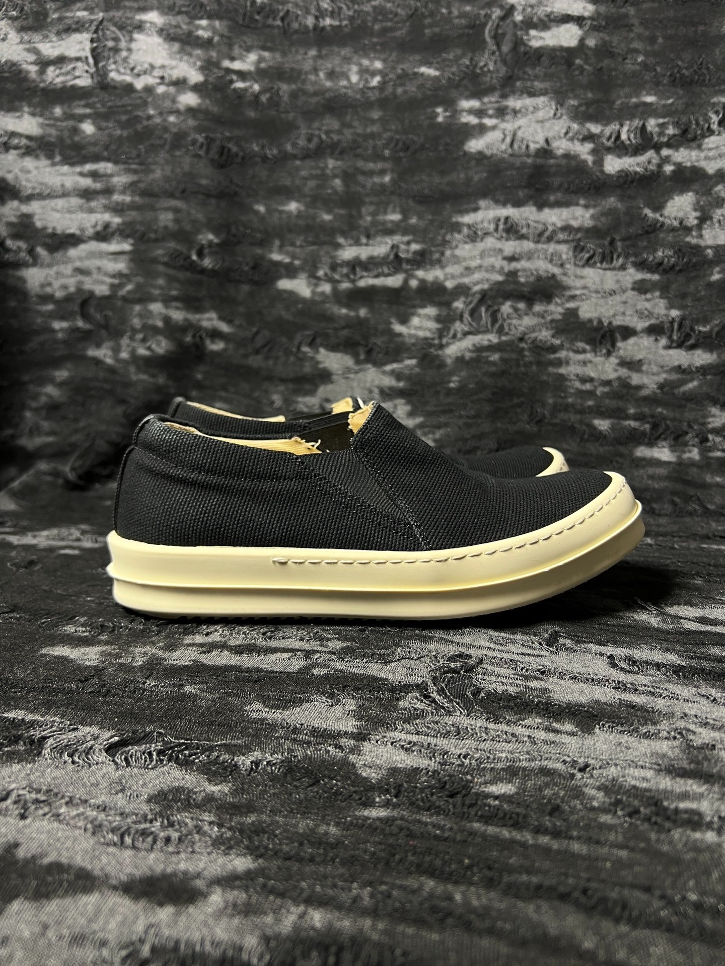 Rick Owens 16FW Canvas Slip-On — label