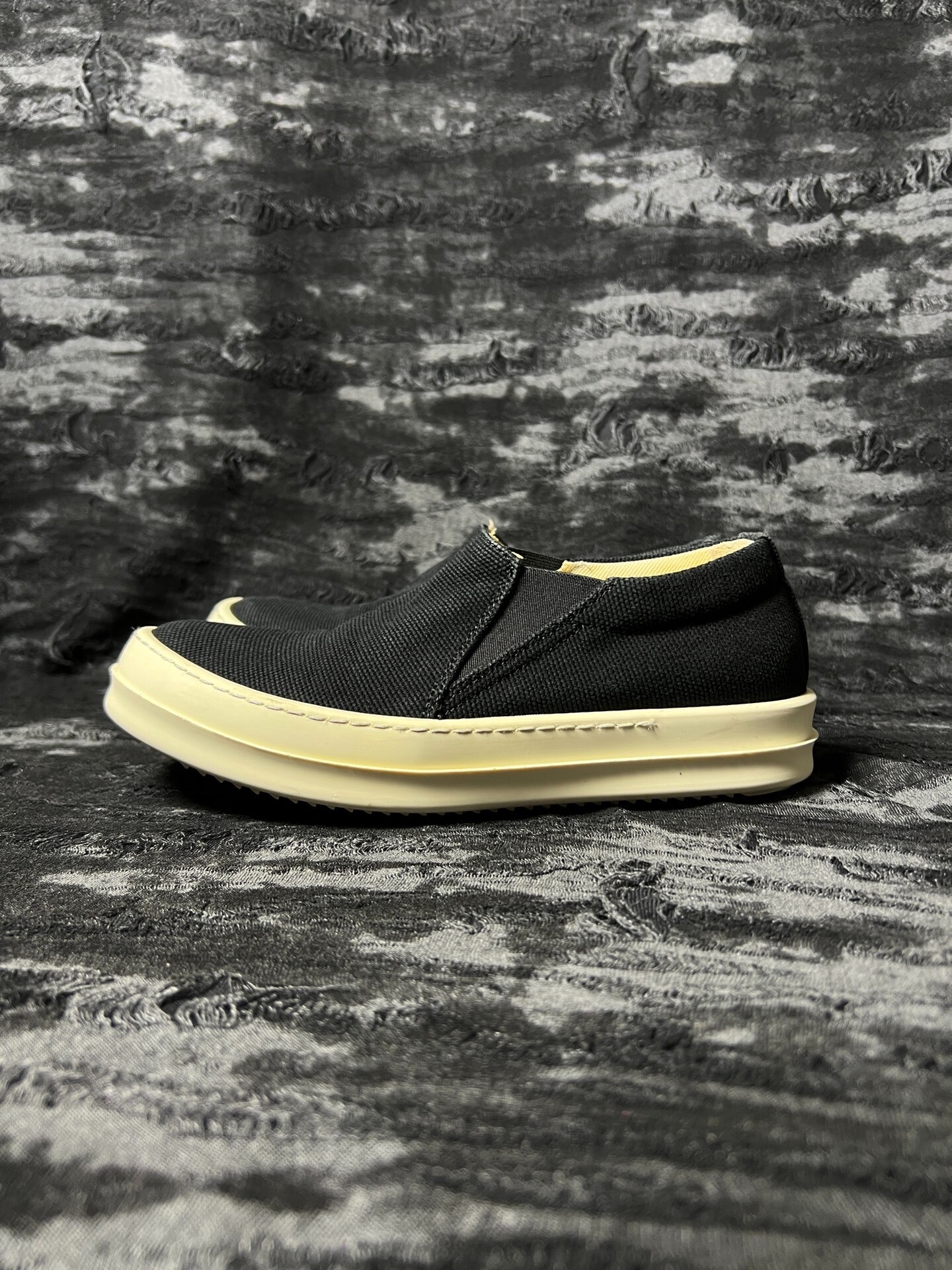 Rick Owens 16FW Canvas Slip-On — detail