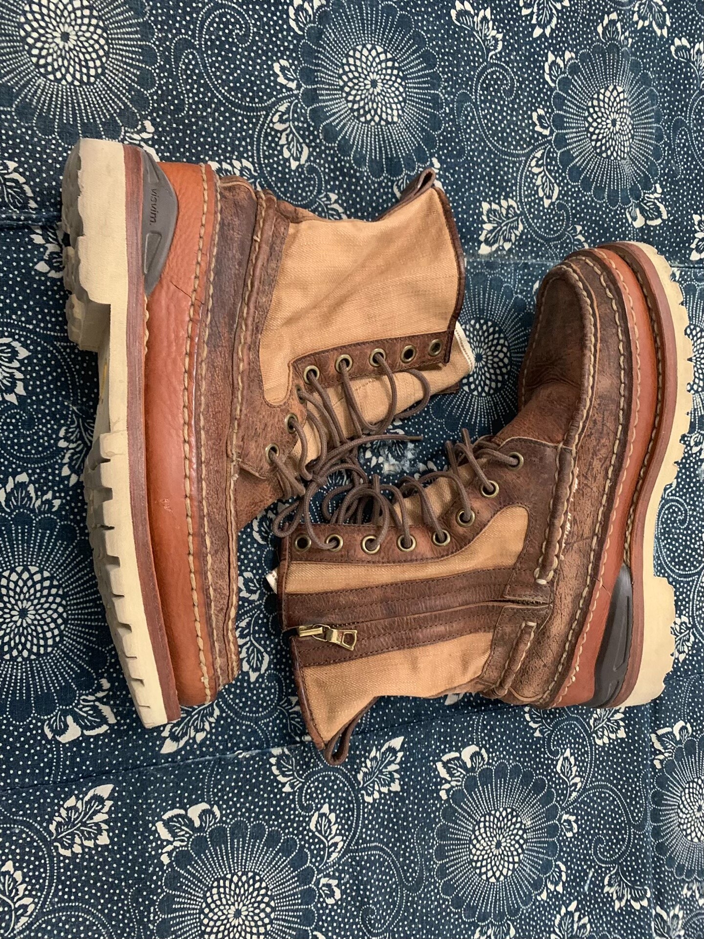 Visvim 12aw Grizzly Boots — front