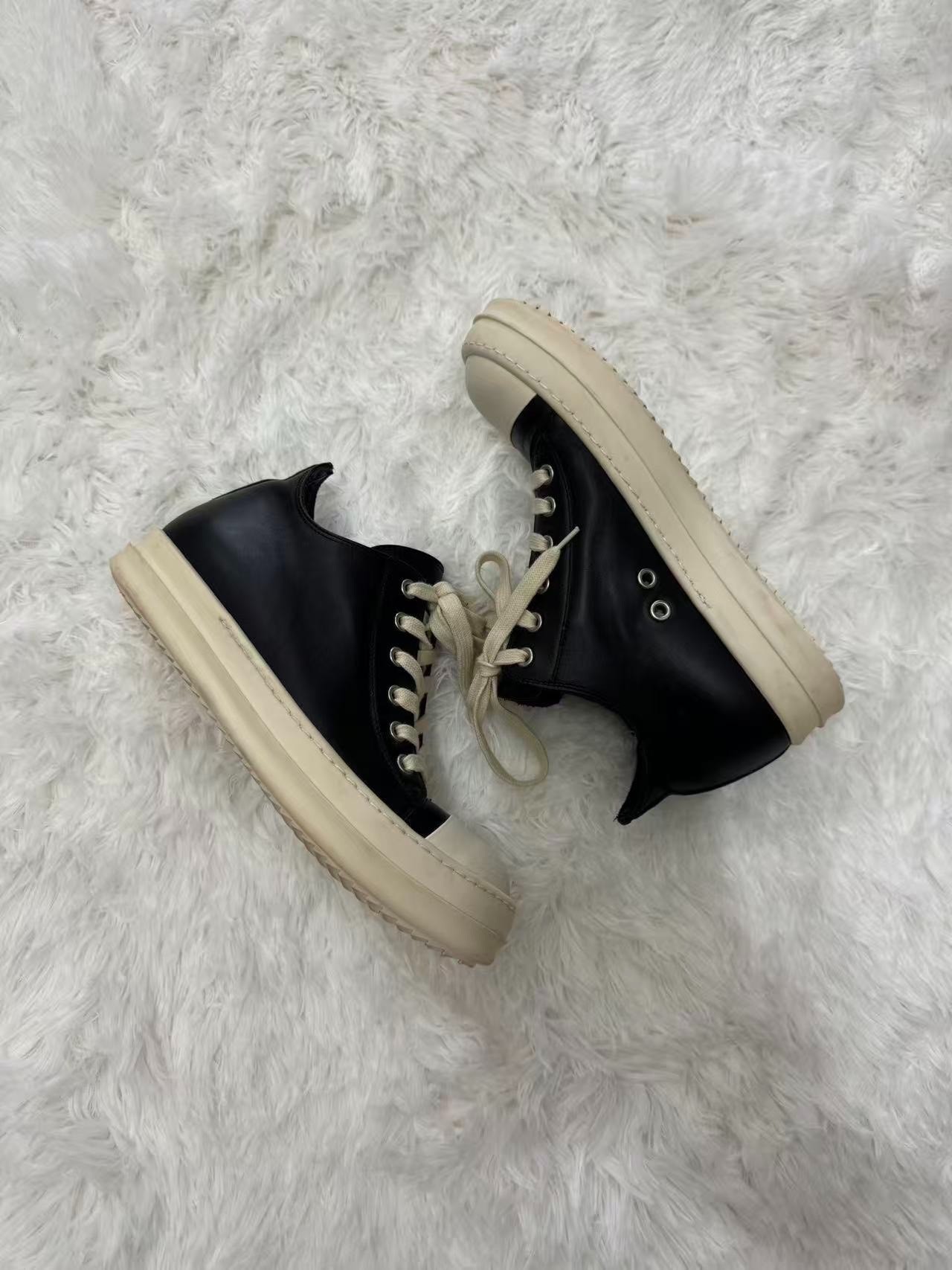 Rick Owens 15FW Black Leather Low-Top — label