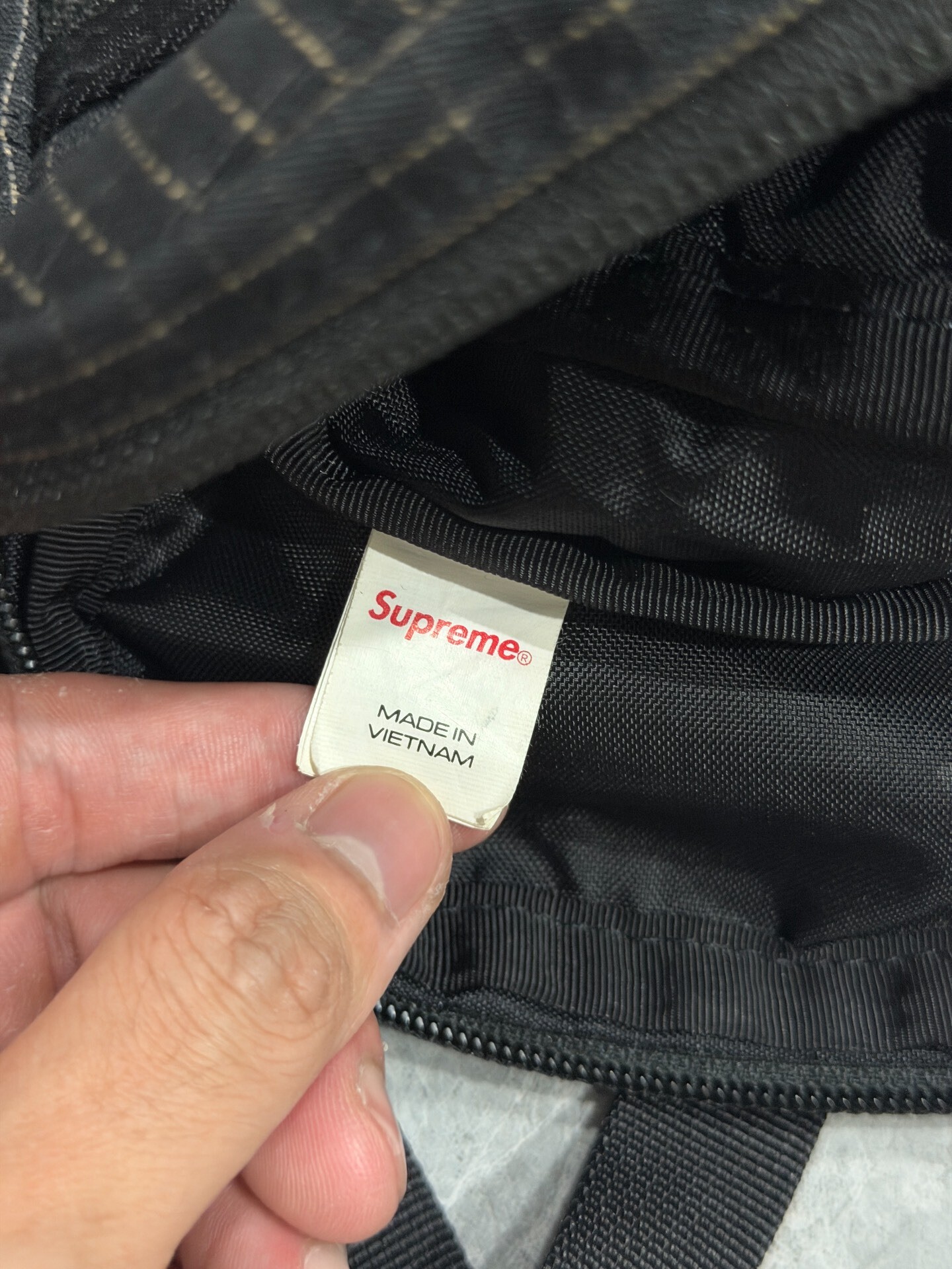 Supreme SS24 Week 1 Crossbody Bag — detail