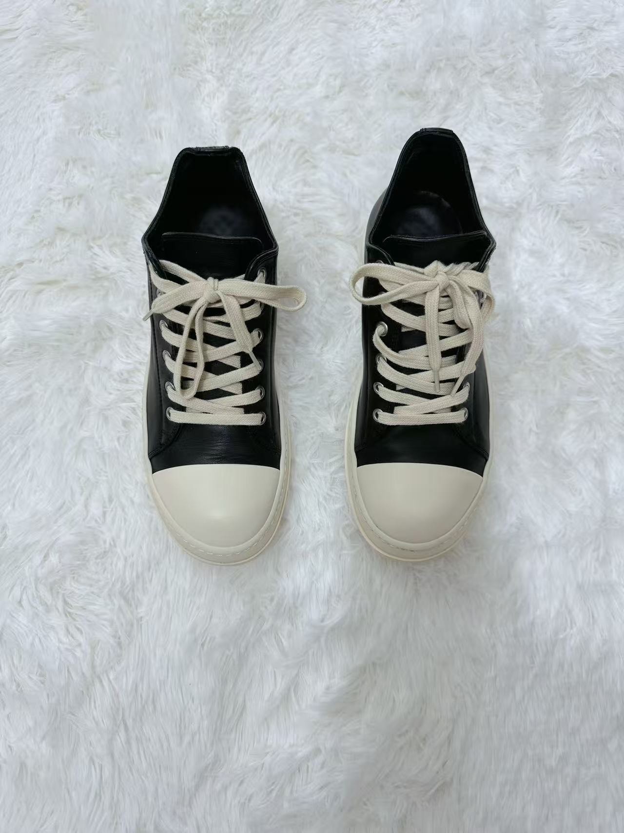 Rick Owens 24FW Leather Low-Top Sneakers — front