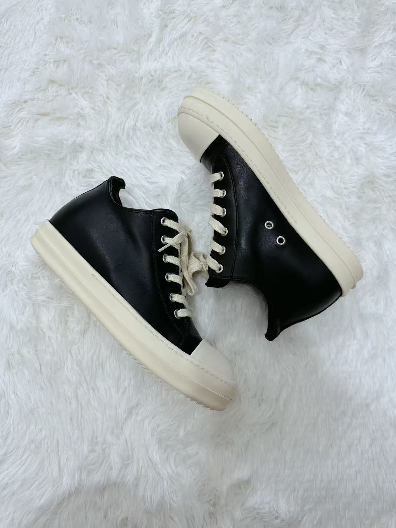 Rick Owens 24FW Leather Low-Top Sneakers — label