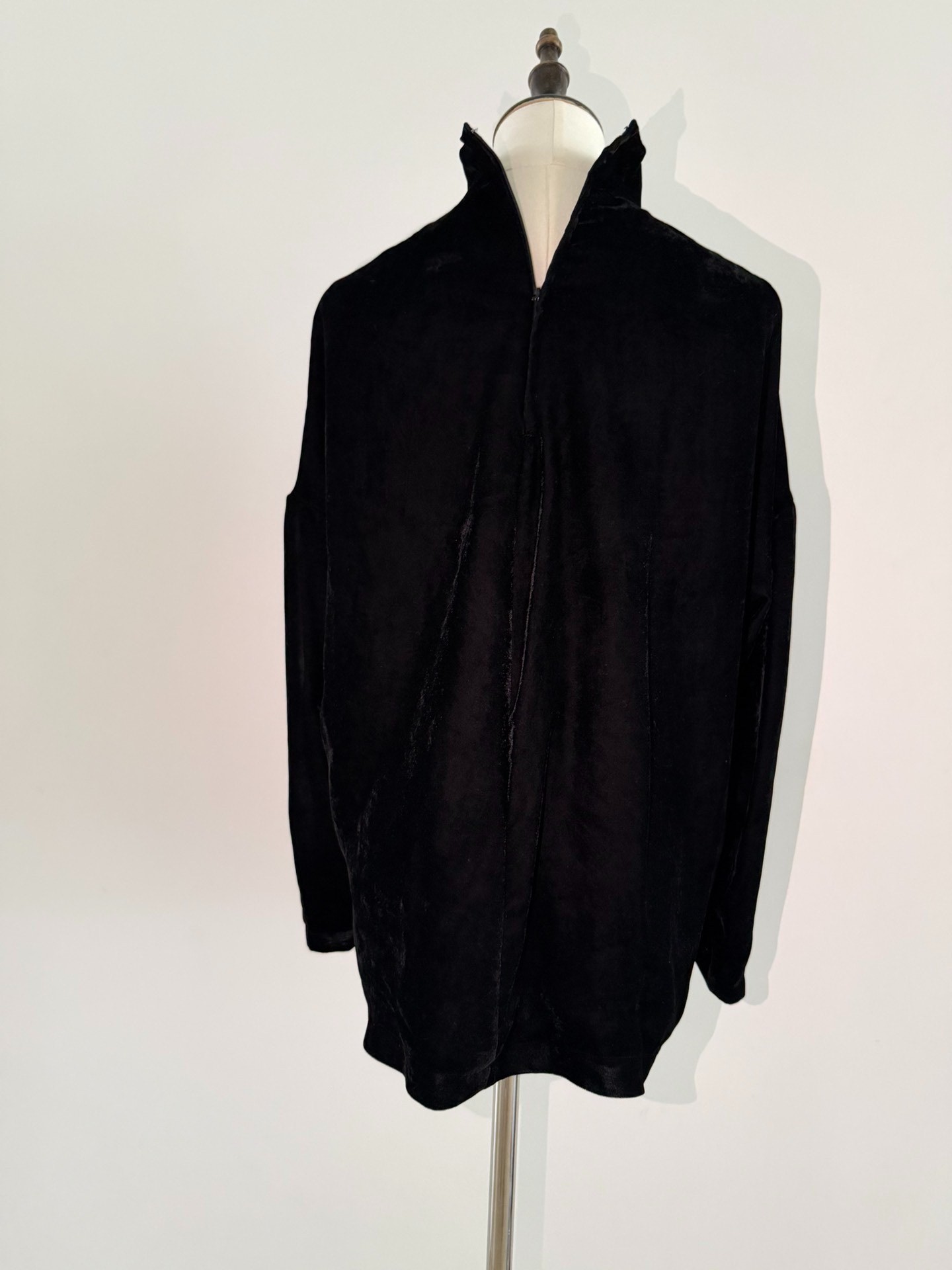 Comme Des Garcons 91SS Black Velvet Top — detail