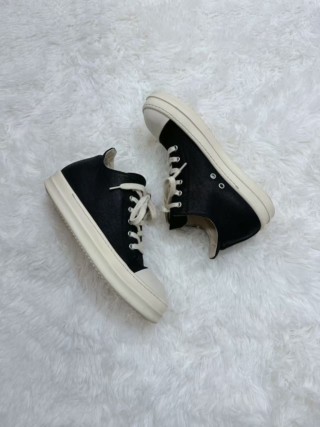 Rick Owens DRKSHDW Low-Top Sneakers — label
