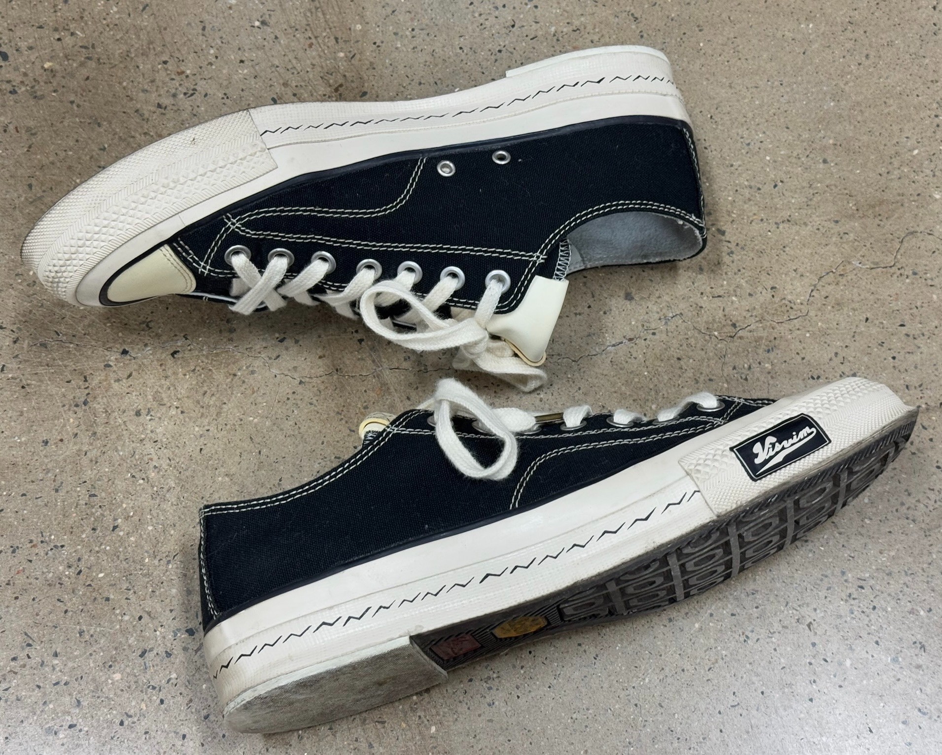 Visvim 23ss Skagway Lo Canvas Sneakers — label