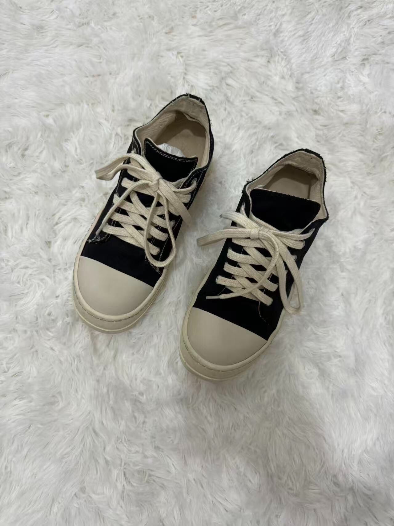 Rick Owens Low-Top Canvas Shoes — detail