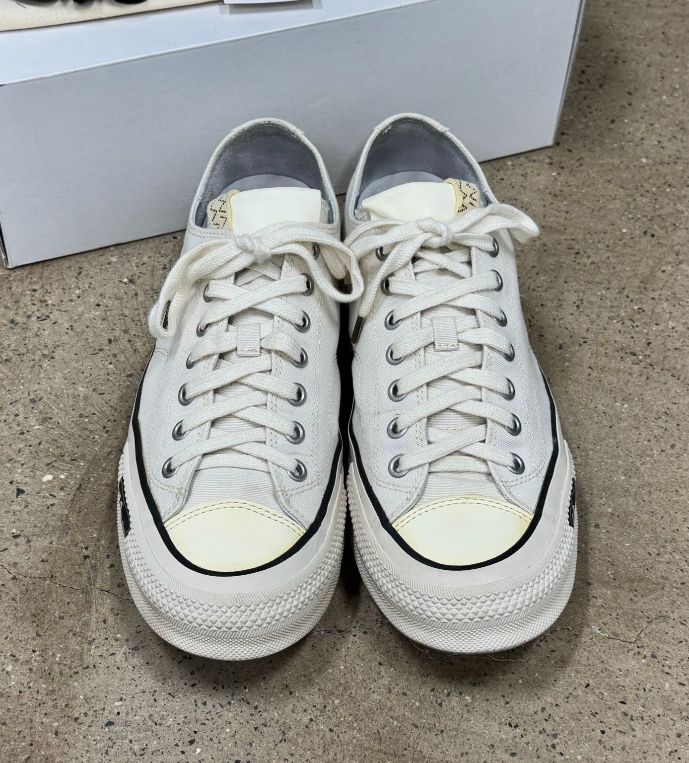 Visvim 23ss Skagway Lo Sneakers — front
