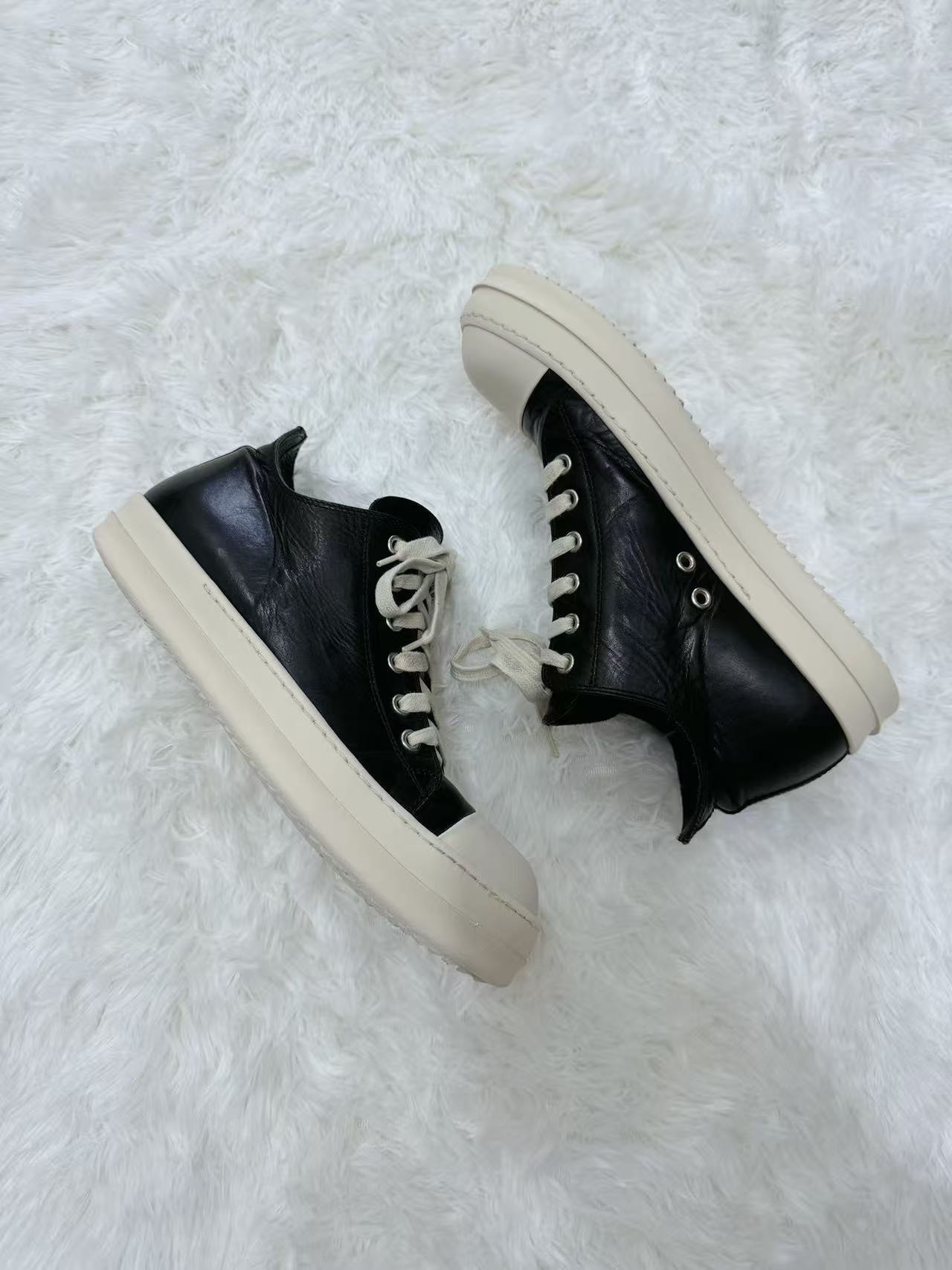 Rick Owens 16SS Leather Low-Top Sneakers — label