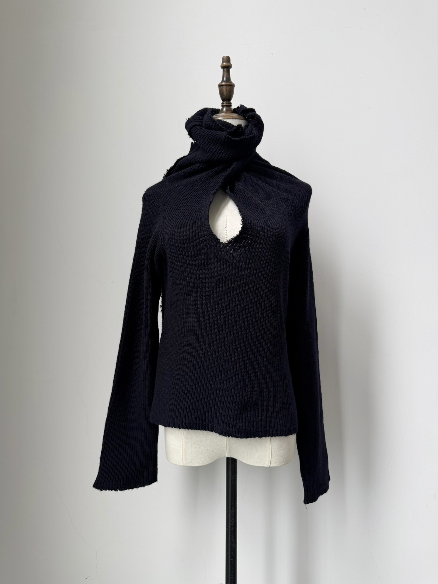 Comme des Garcons Vintage Twist Knit Top — detail