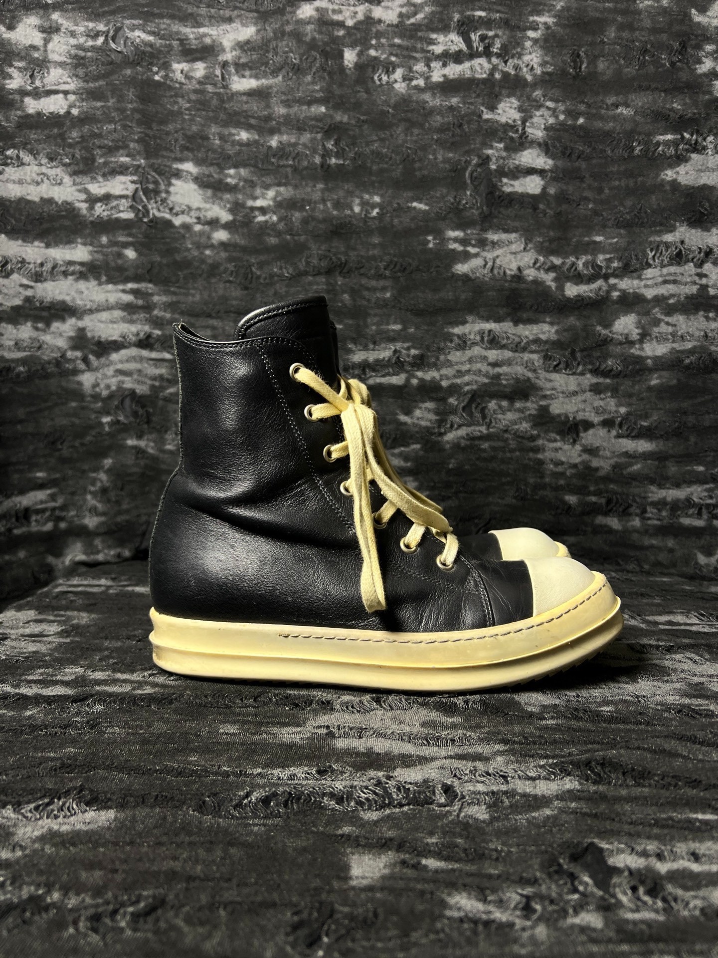 Rick Owens Gold Zipper High-Top Leather — detail