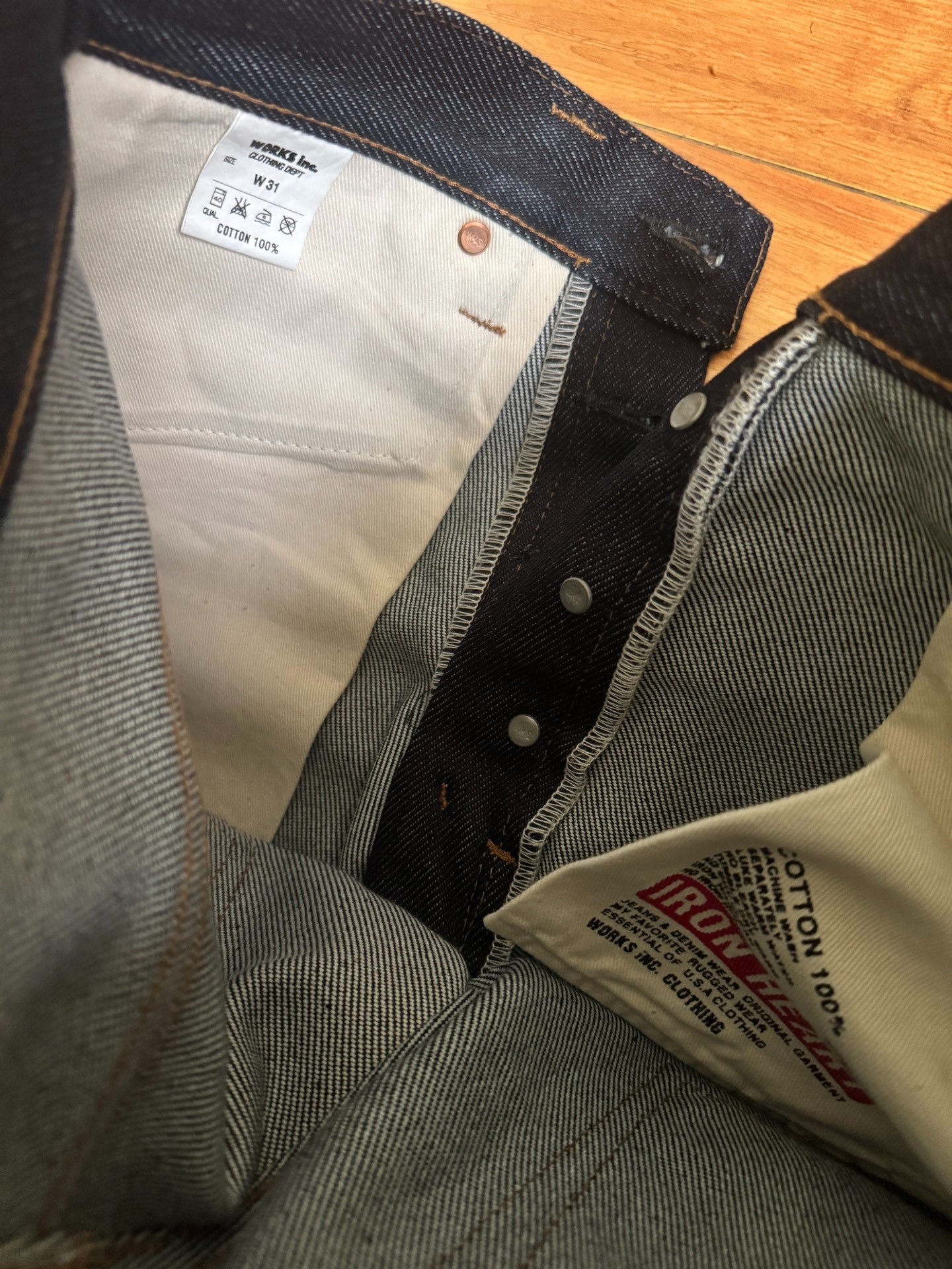 Iron Heart 461 Slim Flare Jeans 21oz — label