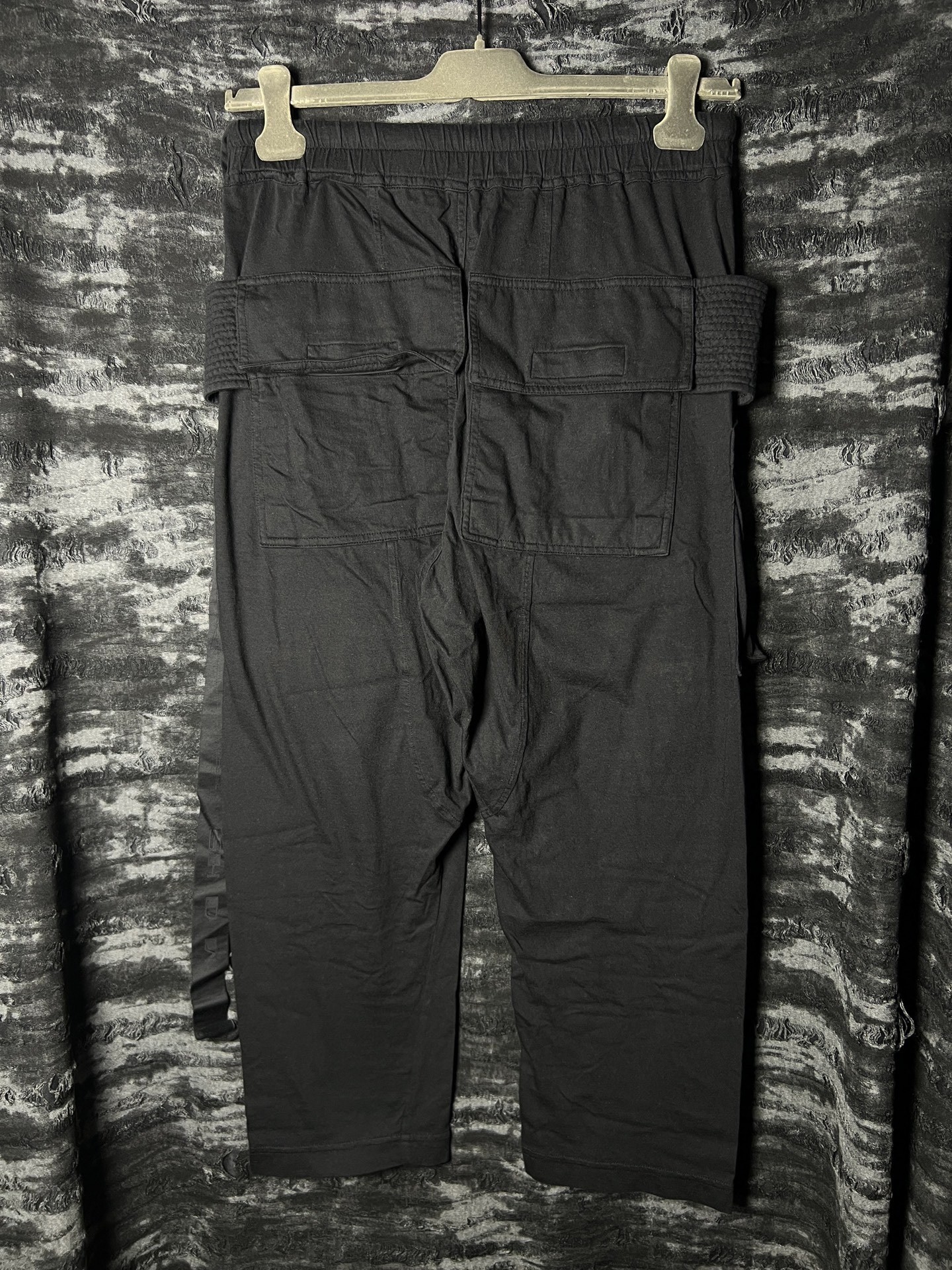 Rick Owens 22SS Cargo Sweatpants — detail