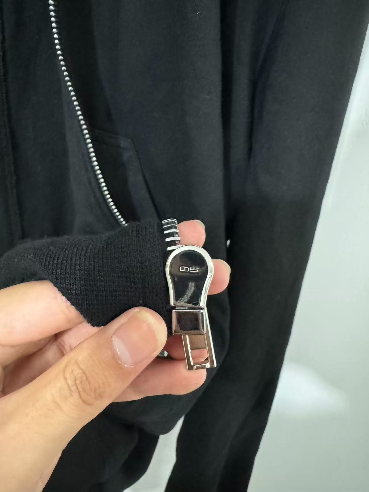 Rick Owens 2025FW Black Hooded Sweatshirt — detail