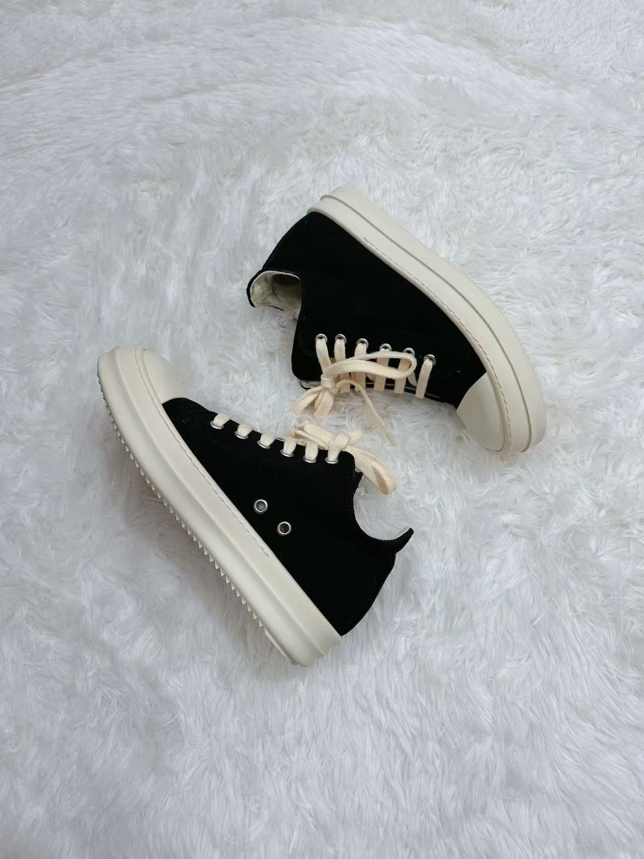 Rick Owens DRKSHDW Low-Top Canvas Shoes — label
