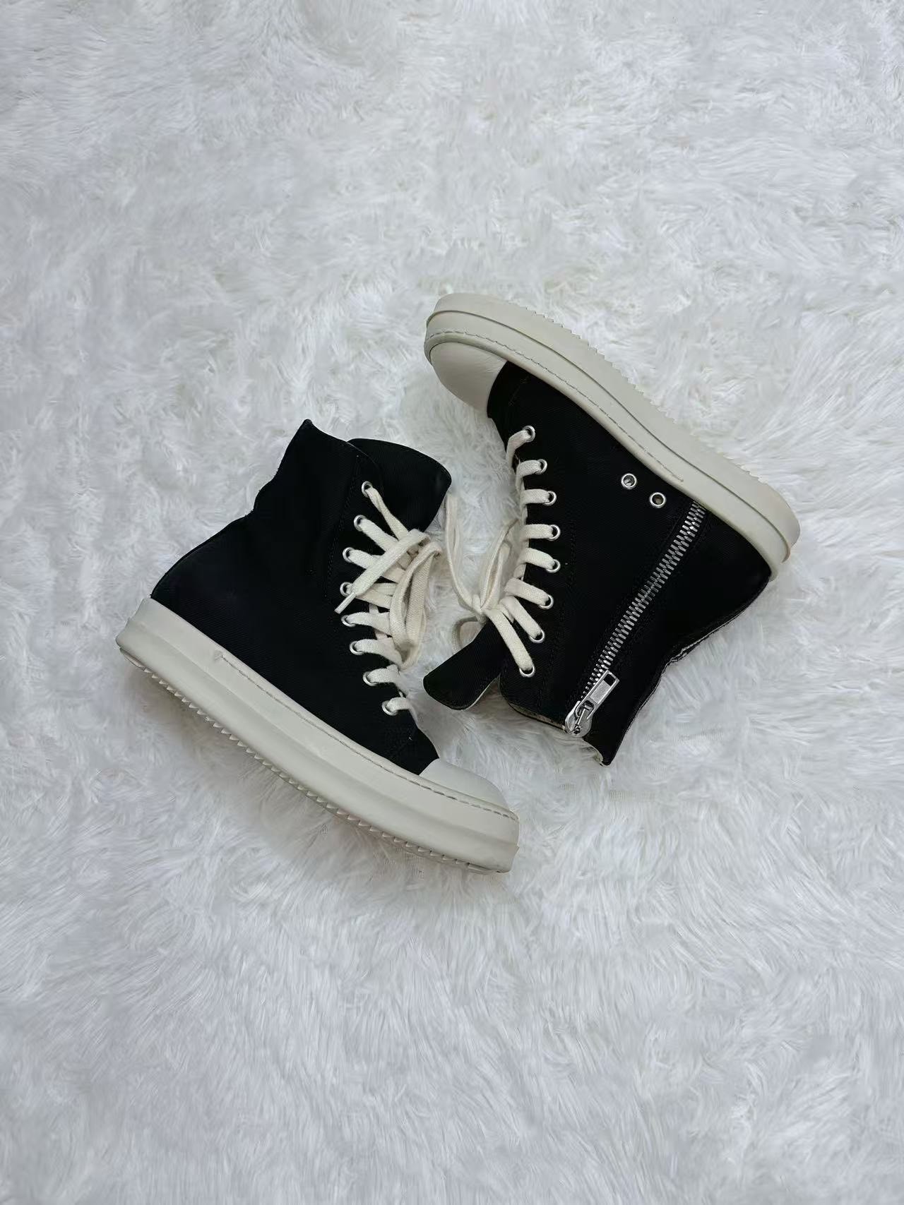 Rick Owens High-Top Sneakers — label