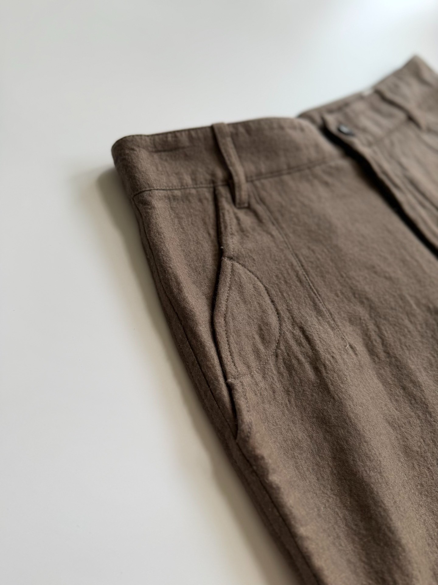 Ann Demeulemeester Curved Trousers — label