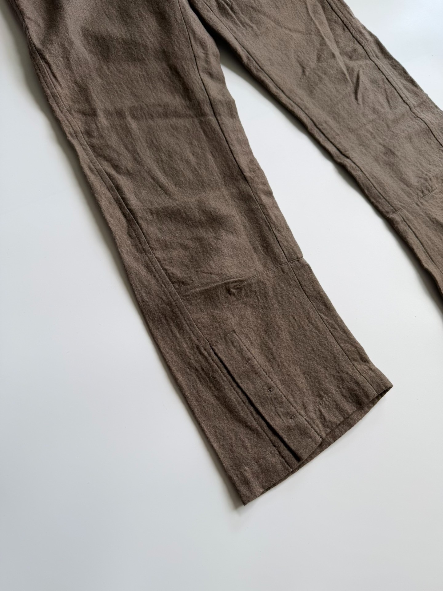 Ann Demeulemeester Curved Trousers — detail